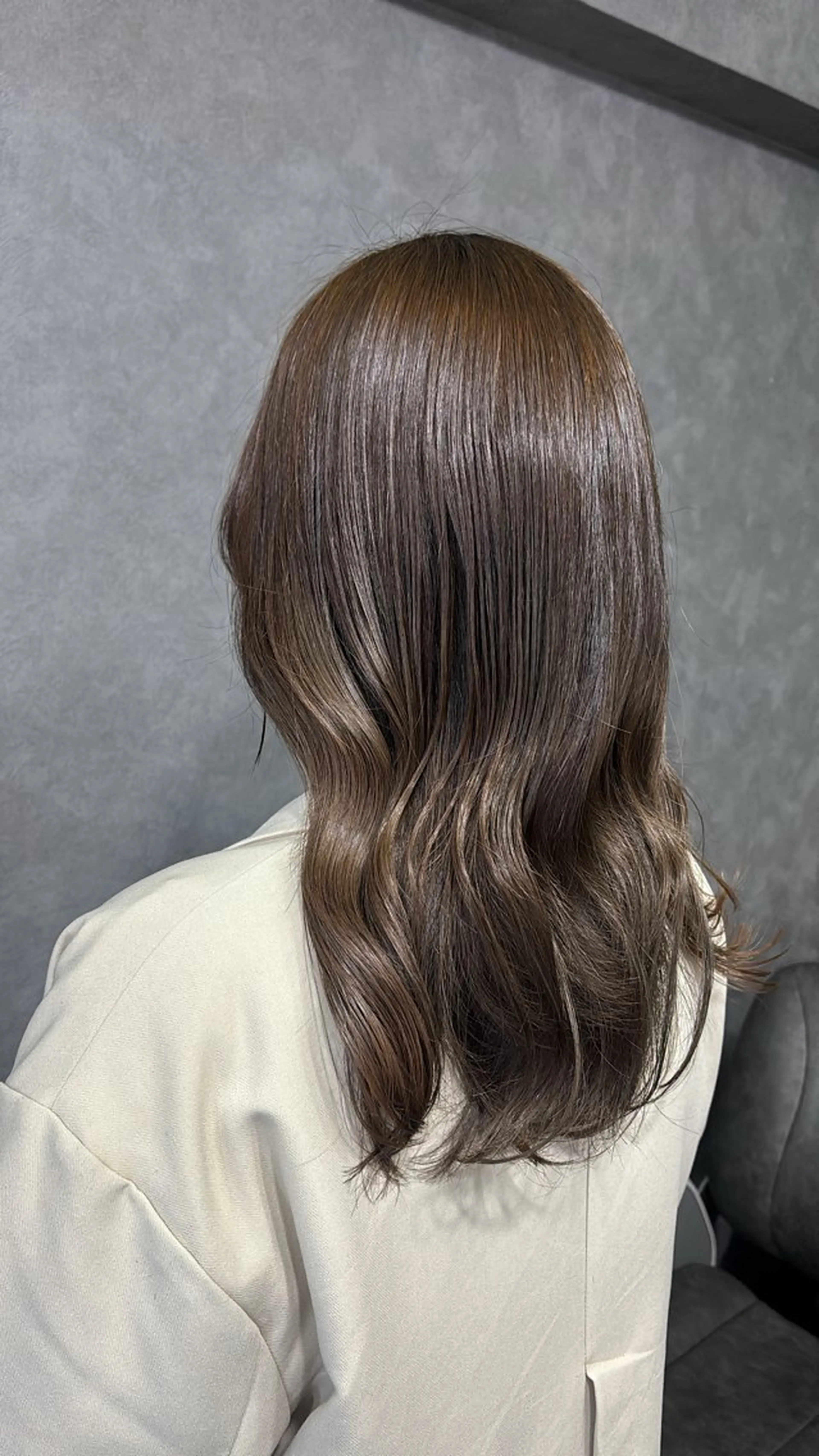 ミディアム カラー オリーブカラー chouette/ 根本優希のヘアスタイル