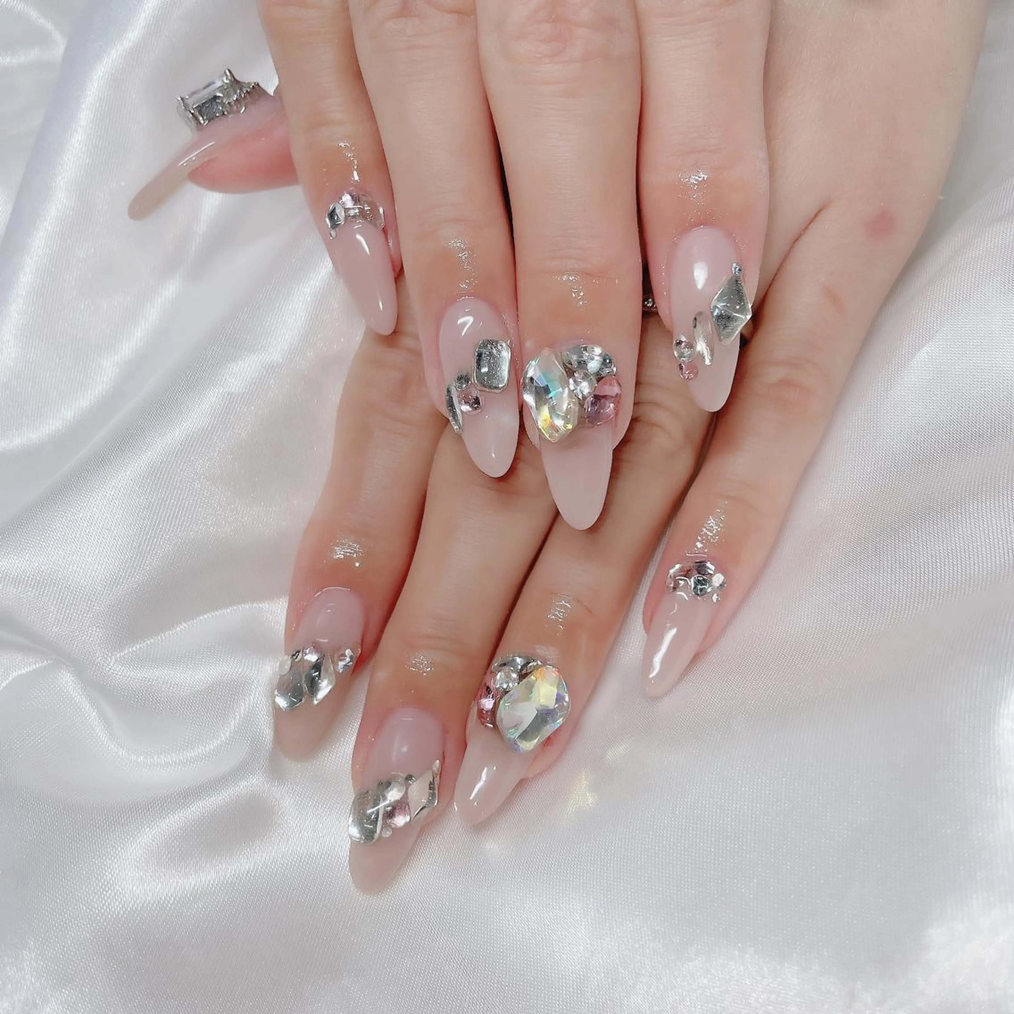 ネイル チークネイル フラッシュネイル フットネイル フレンチネイル キラキラネイル ハンドネイル merci nail所属・merci nailのネイルデザイン