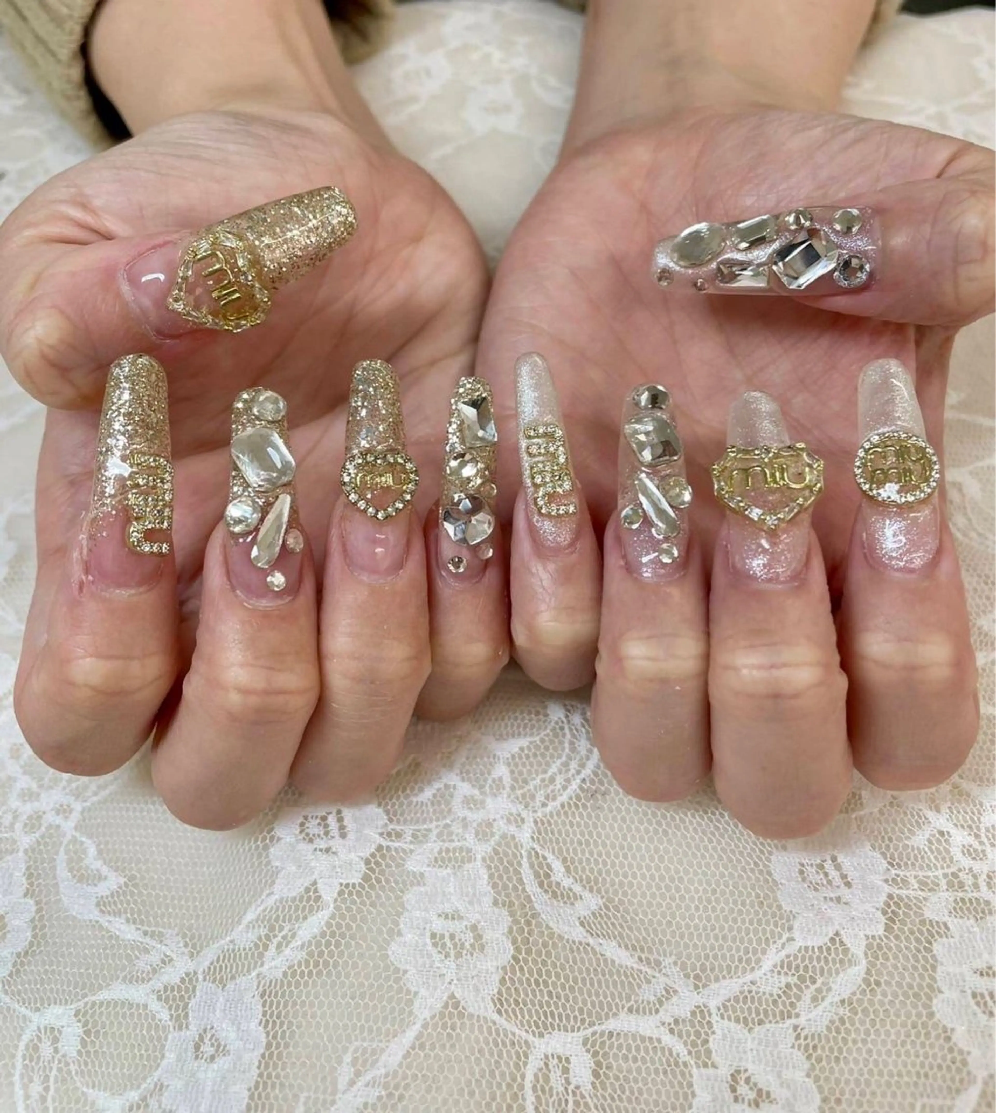 ♥️やりたい放題✌️持ち込みデザインもオッケー👌時間内で出来るデザイン、特殊パーツ4個までとストーンも付け放題♥️の写真