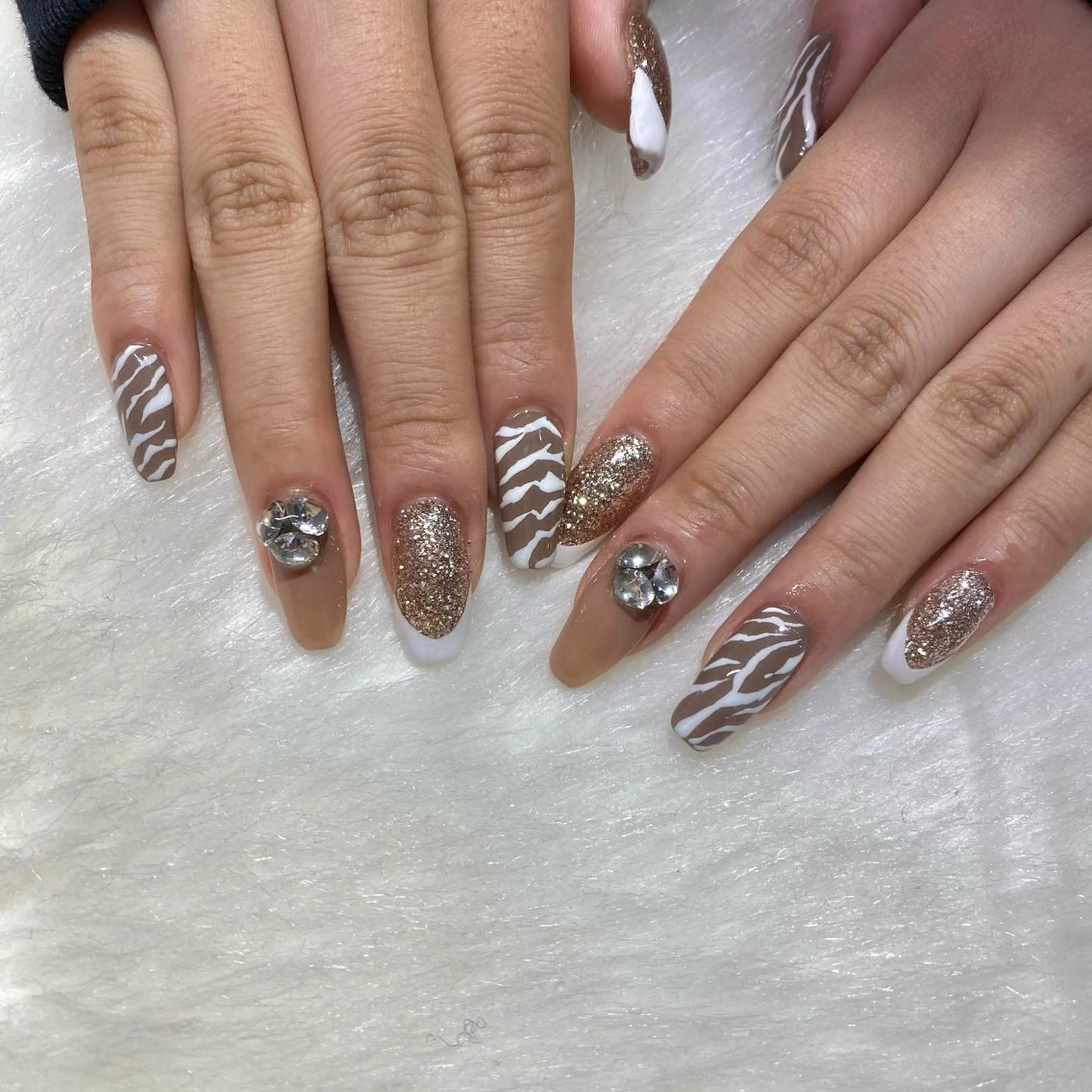 ネイル ジェルネイル Amber21.所属・Nagahama Akariのネイルデザイン