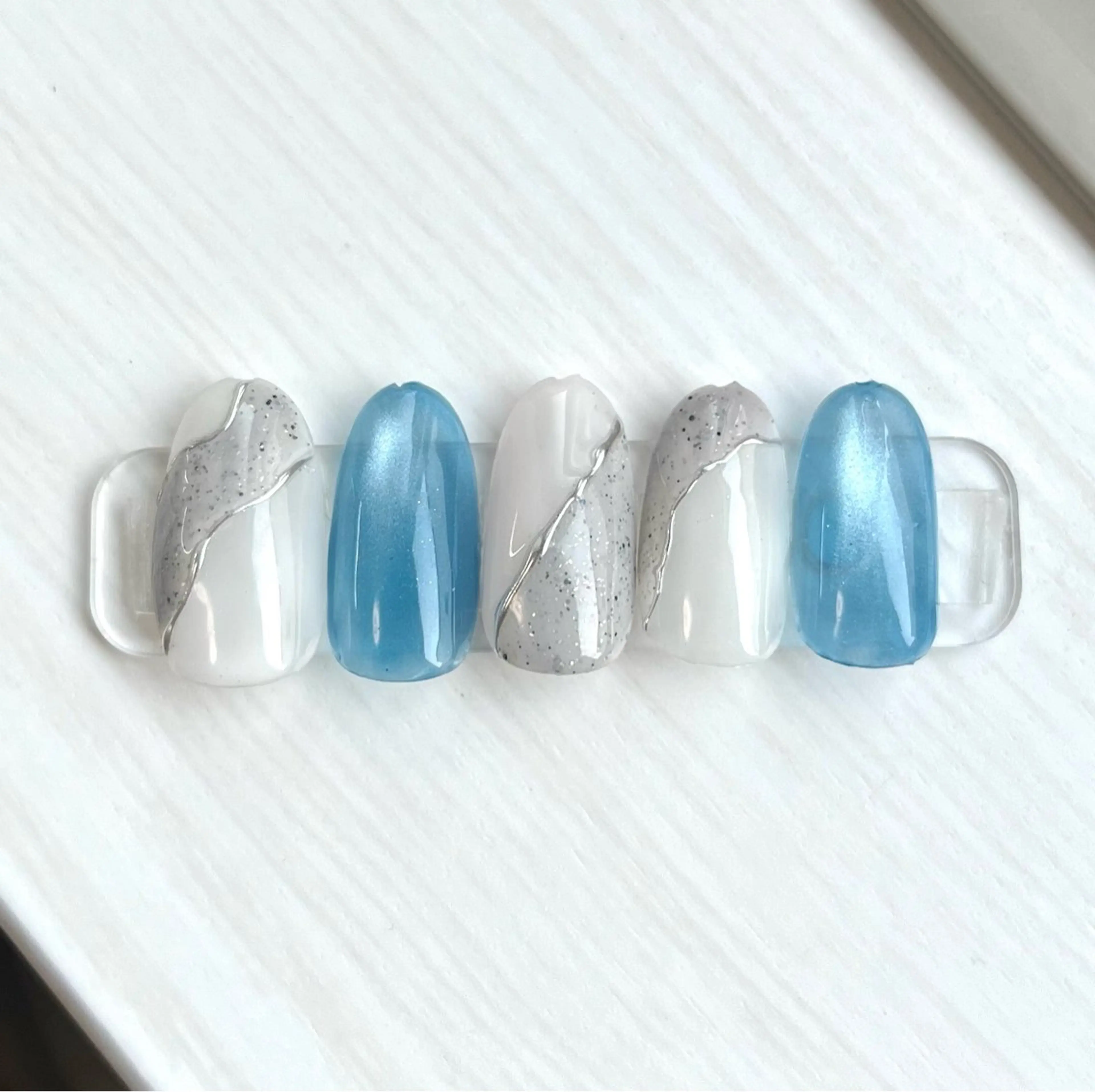ネイル ブルー マグネットネイル シンプルネイル ハンドネイル 島田 亜紀のネイルデザイン