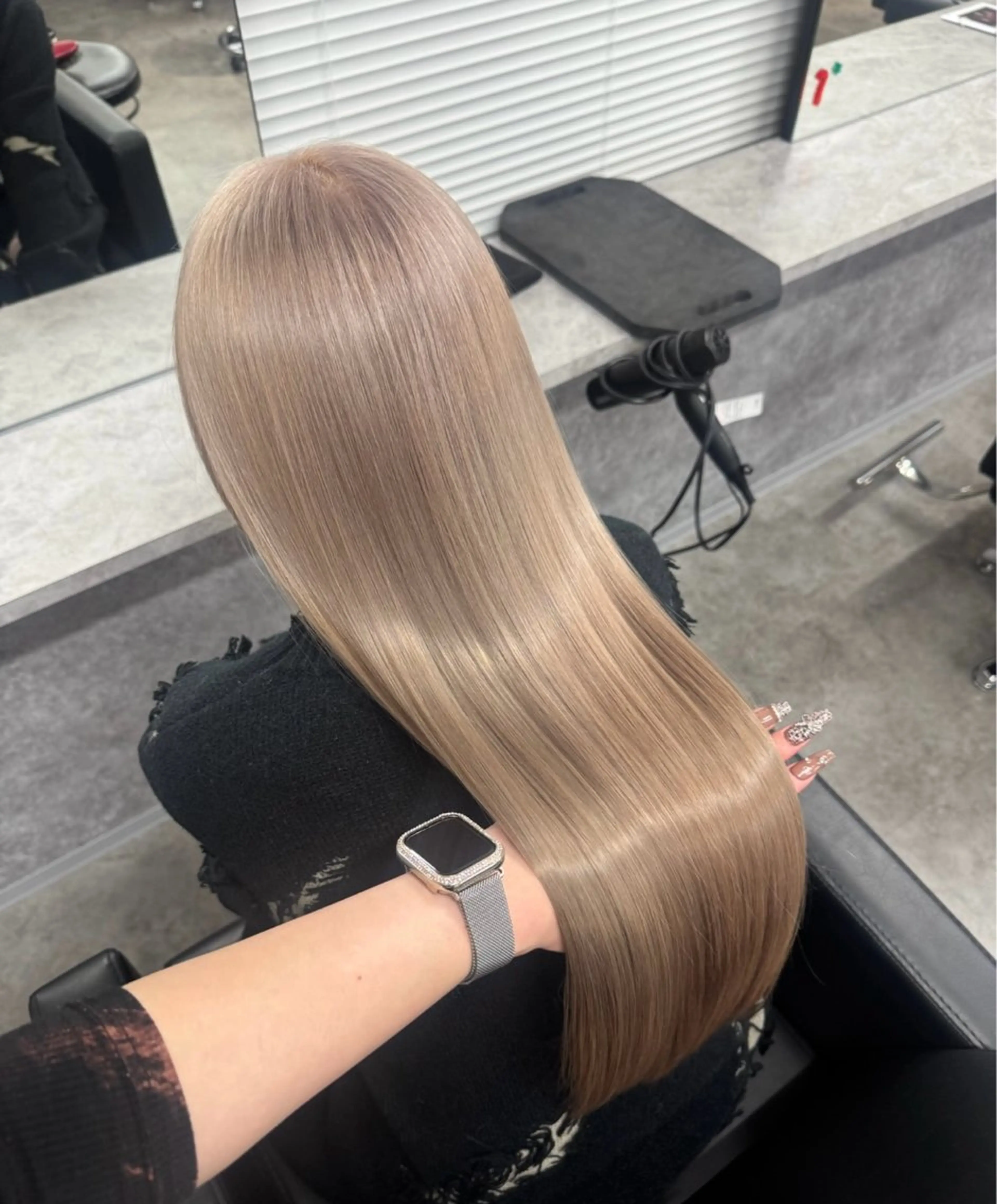 ロング うる艶🫧ハイトーン 💜🦋🫧ミズキのヘアスタイル