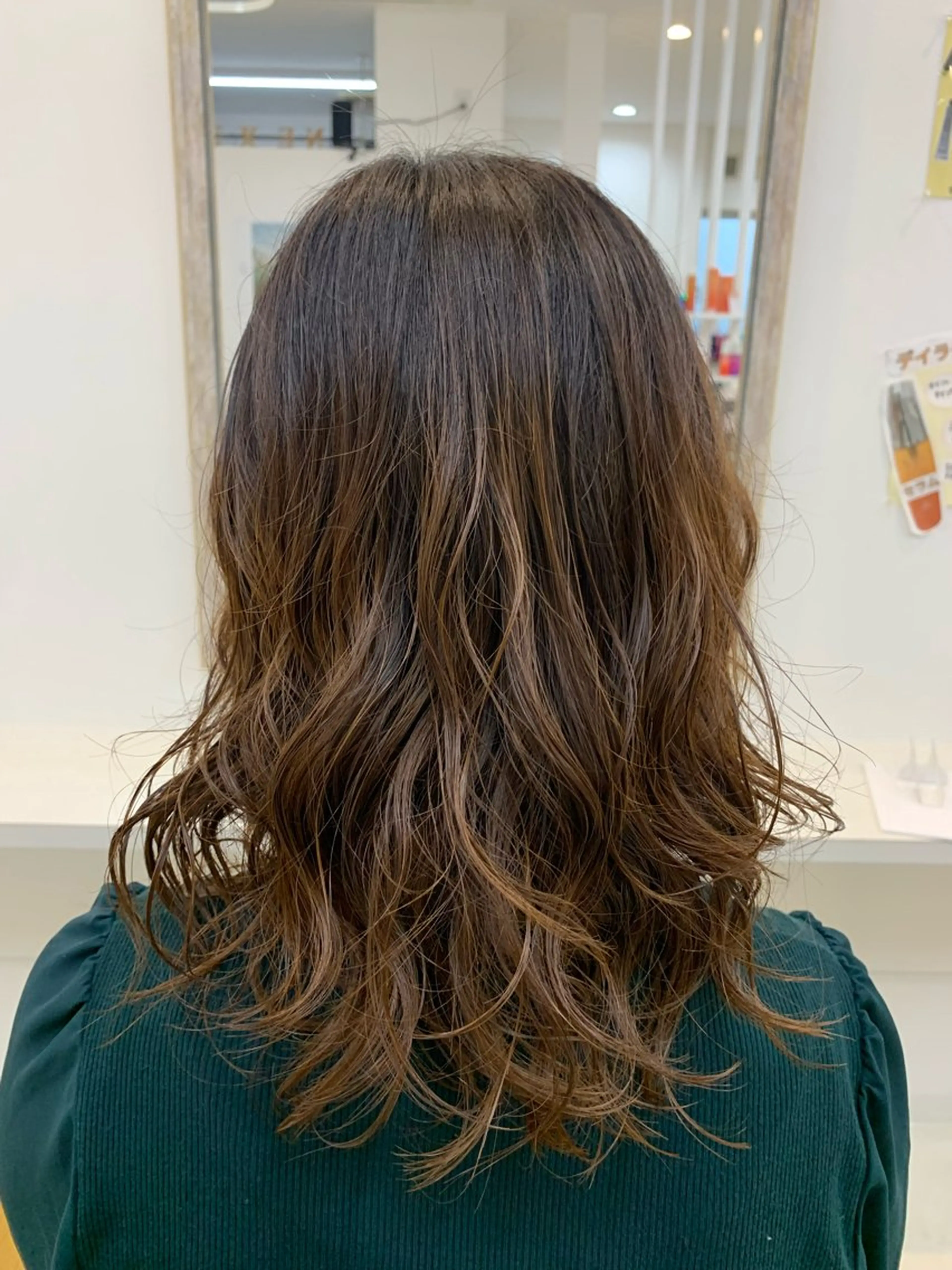 セミロング パーマ セミロングパーマ 柴田 結衣のヘアスタイル