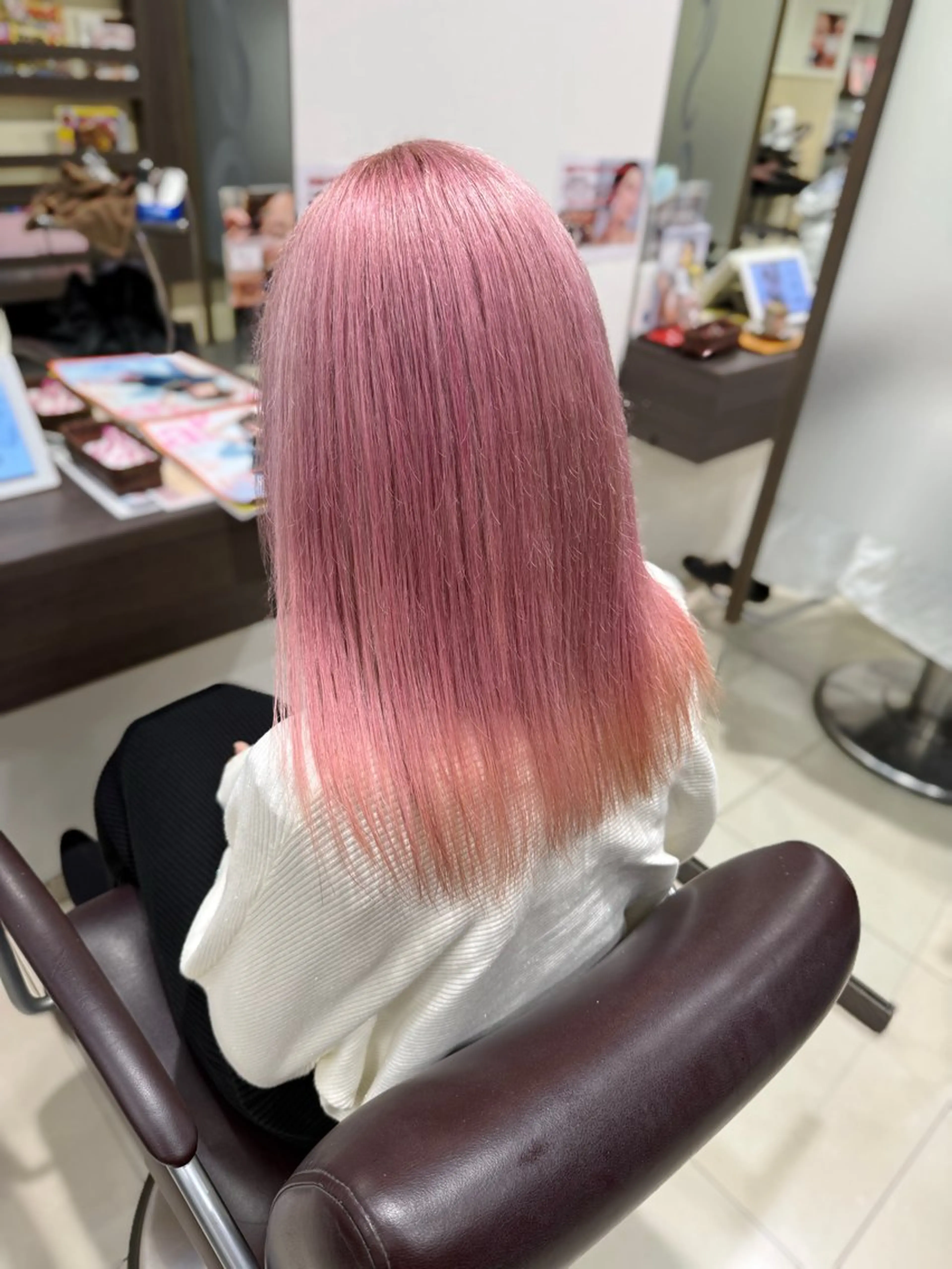 ロング カラー ブリーチ ピンクカラー ホワイトピンク ヘアカラー ブリーチ/艶カラー /縮毛矯正/みなのヘアスタイル