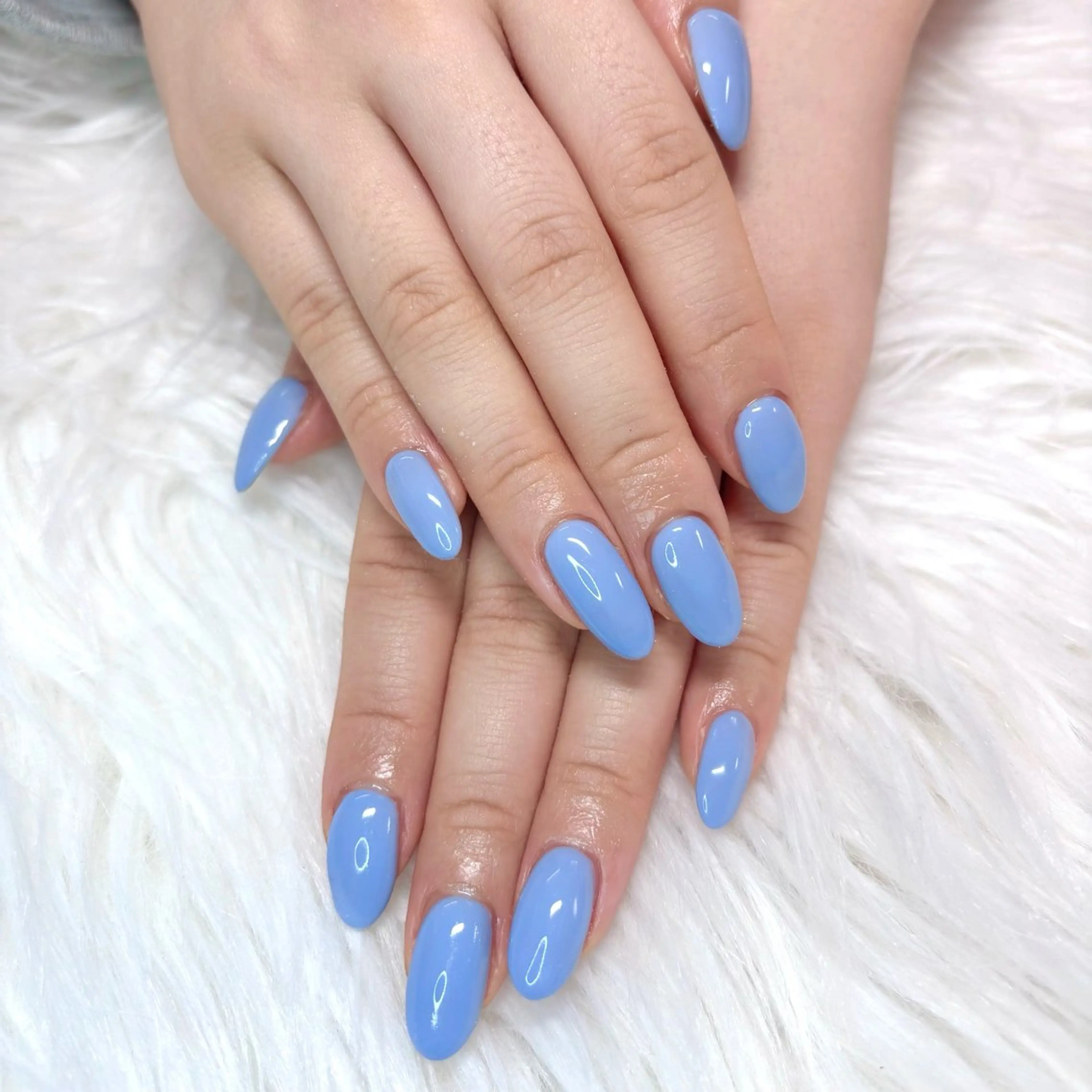 ネイル ブルー ワンカラーネイル シンプルネイル 夏ネイル ハンドネイル Noix nailのネイルデザイン