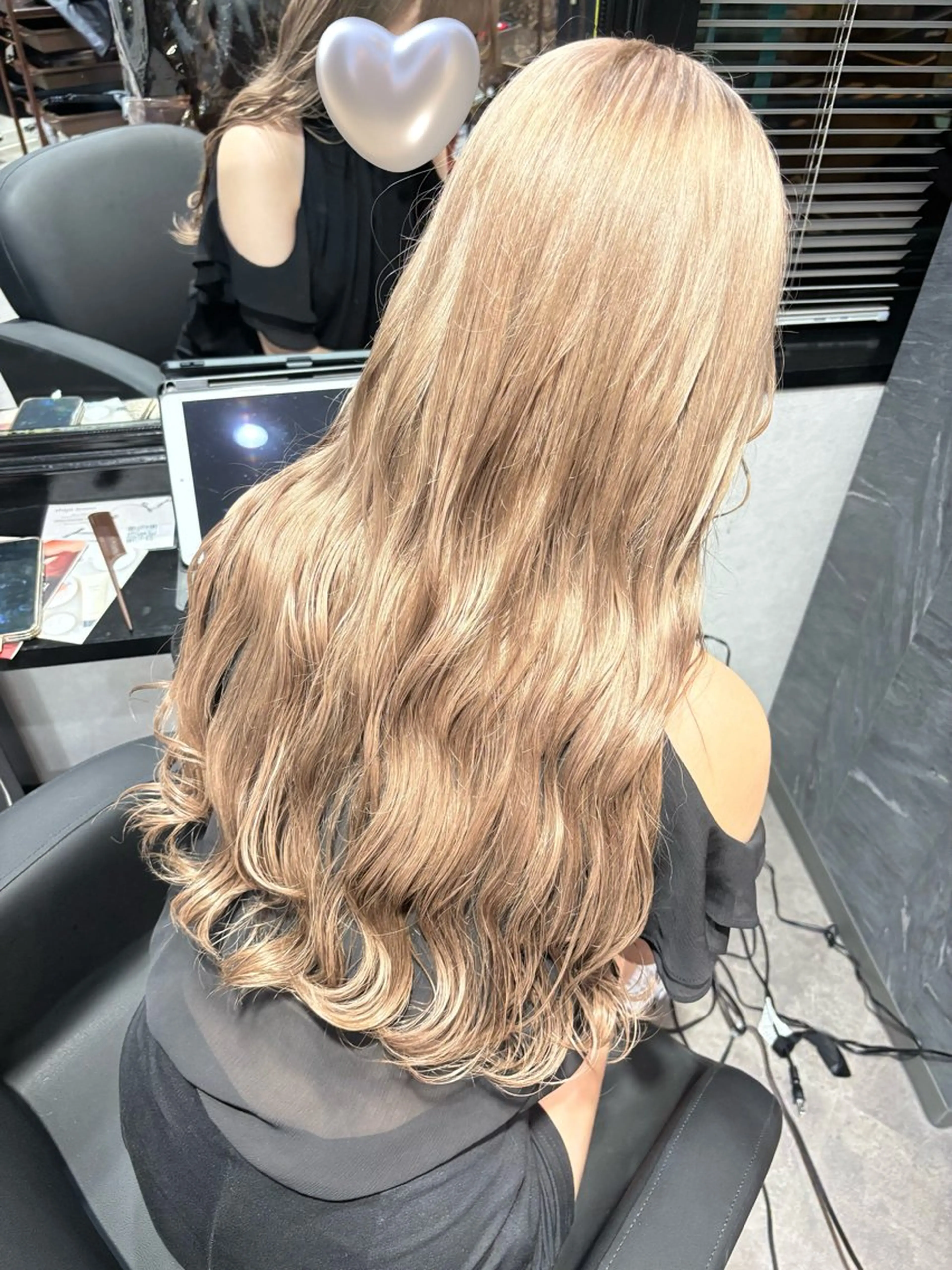 ロング ヘアカラー issei 梅田ハイトーン⭐️のヘアスタイル