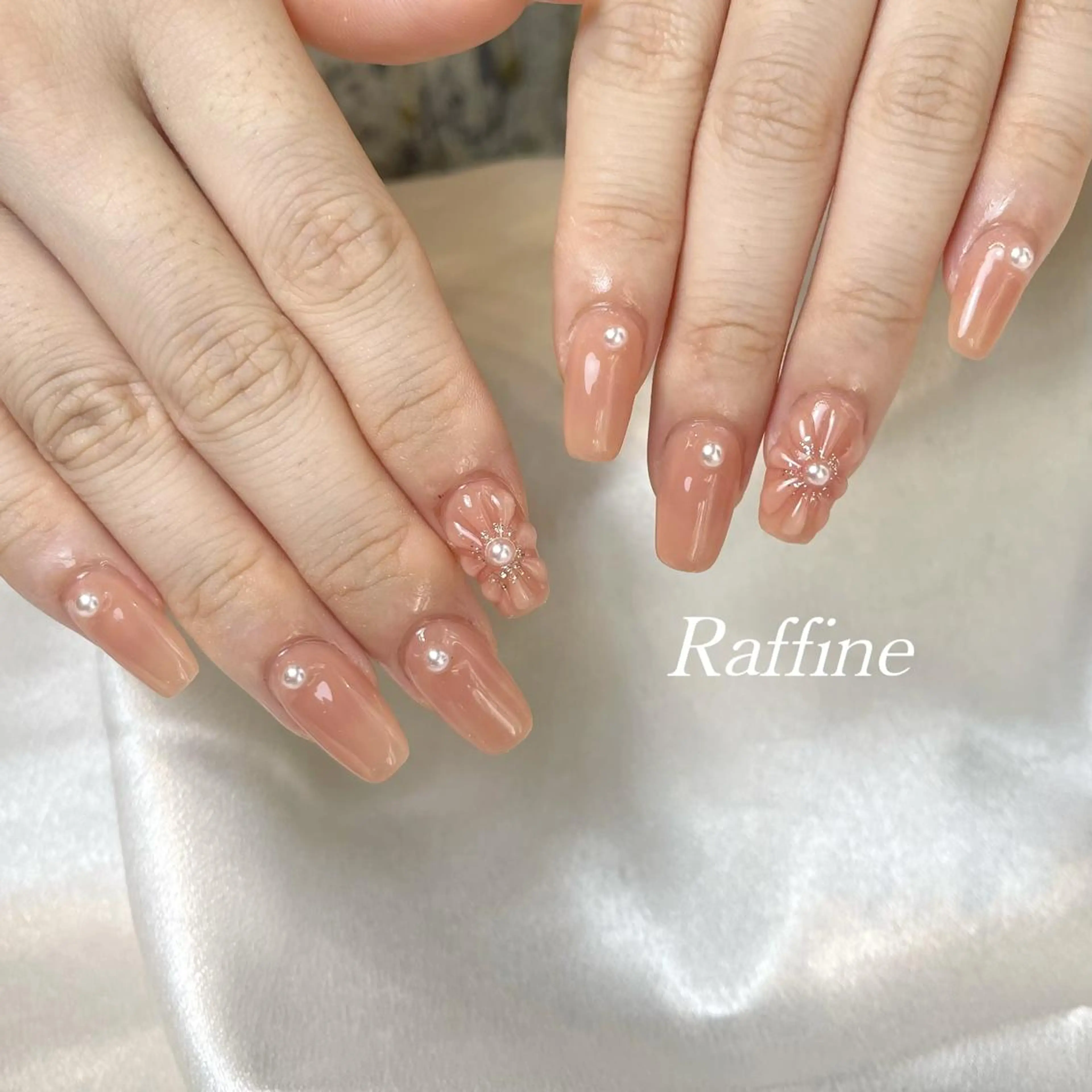 ネイル RAFFINE haru🦋🩵のネイルデザイン