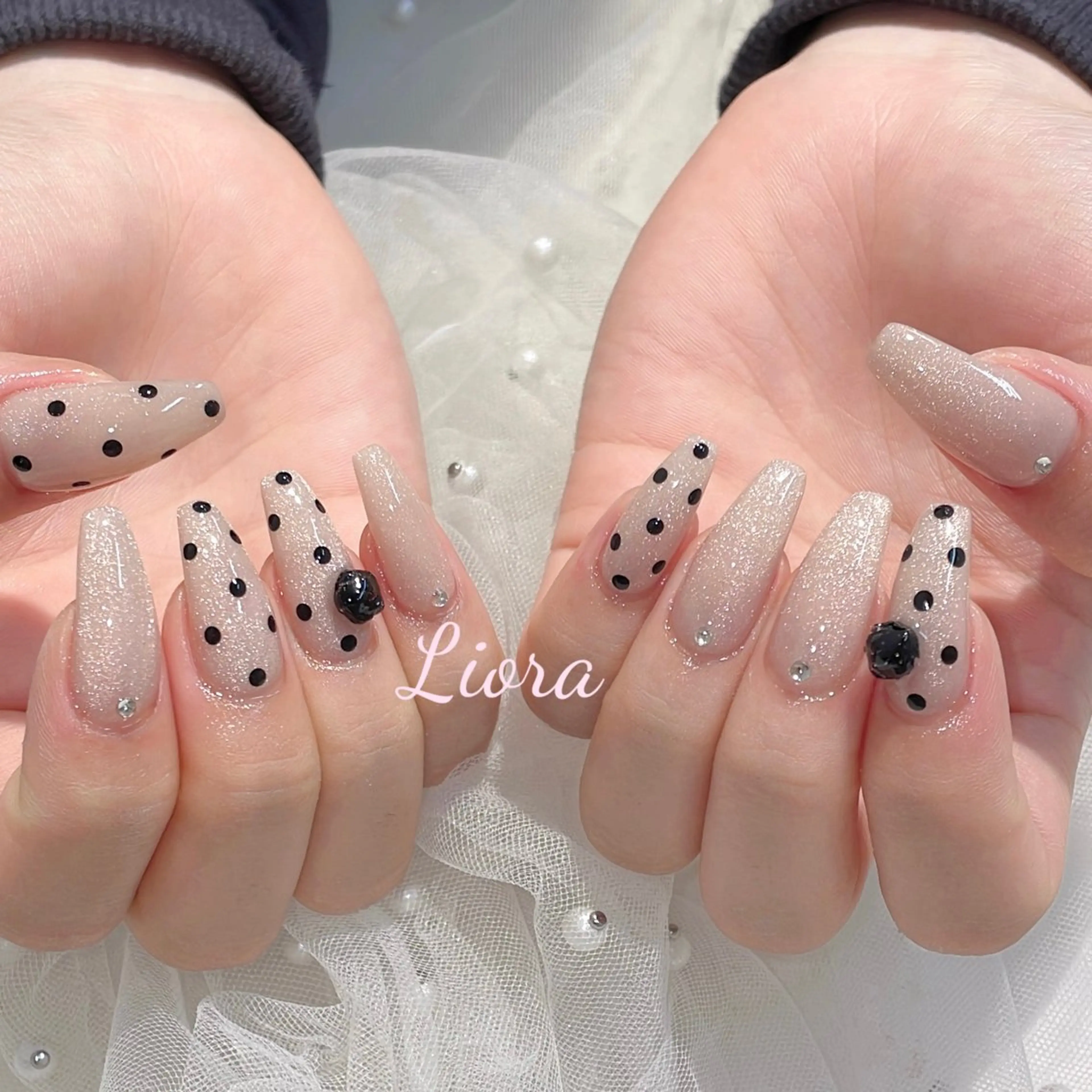 ネイル フレンチネイル ジェルネイル ガーリー グラデーション キラキラネイル Liora nail 1のネイルデザイン