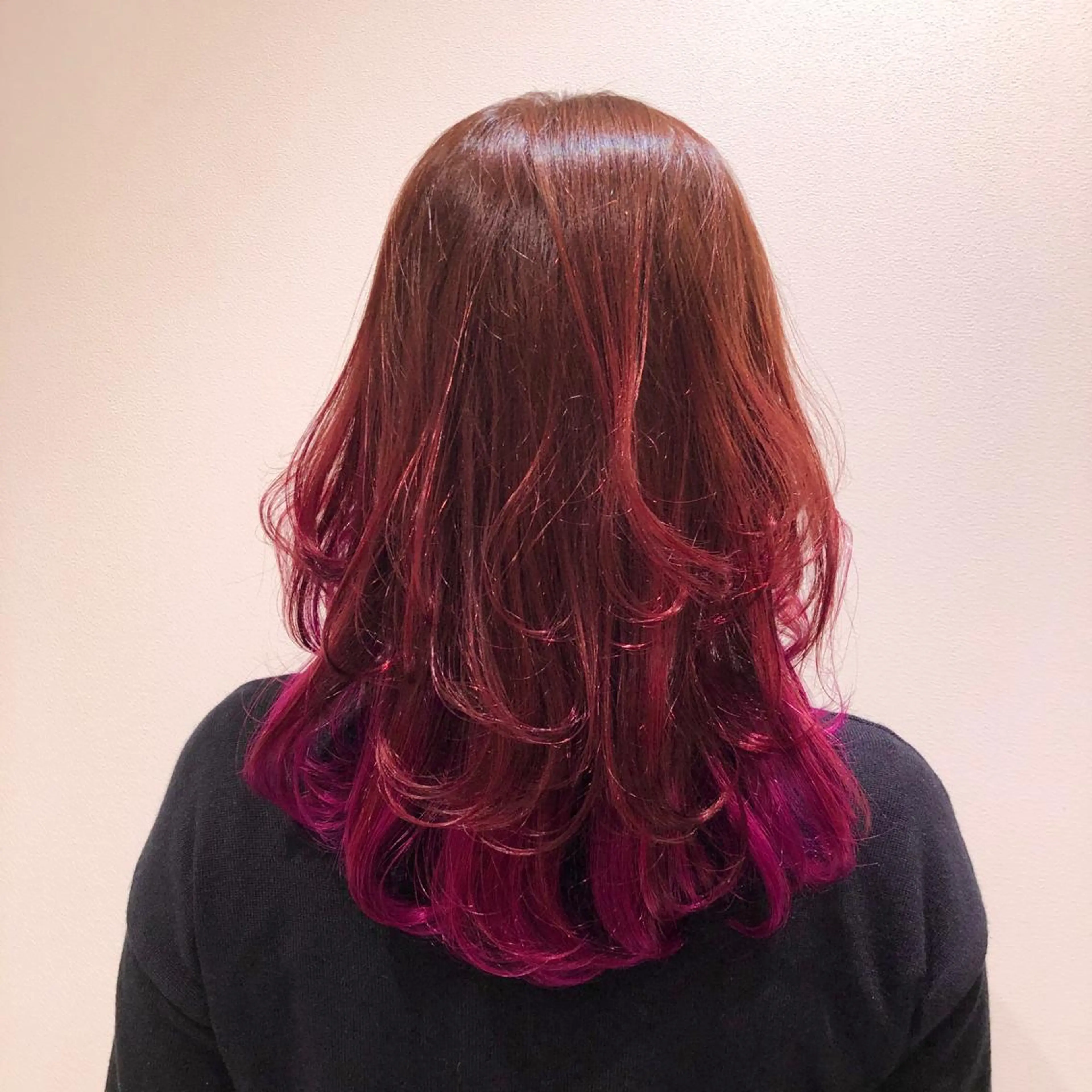 セミロング カラー ピンクカラー RUBEUS【ルベウス】所属・✨艶々カラー🎨 杉本賢人のヘアスタイル