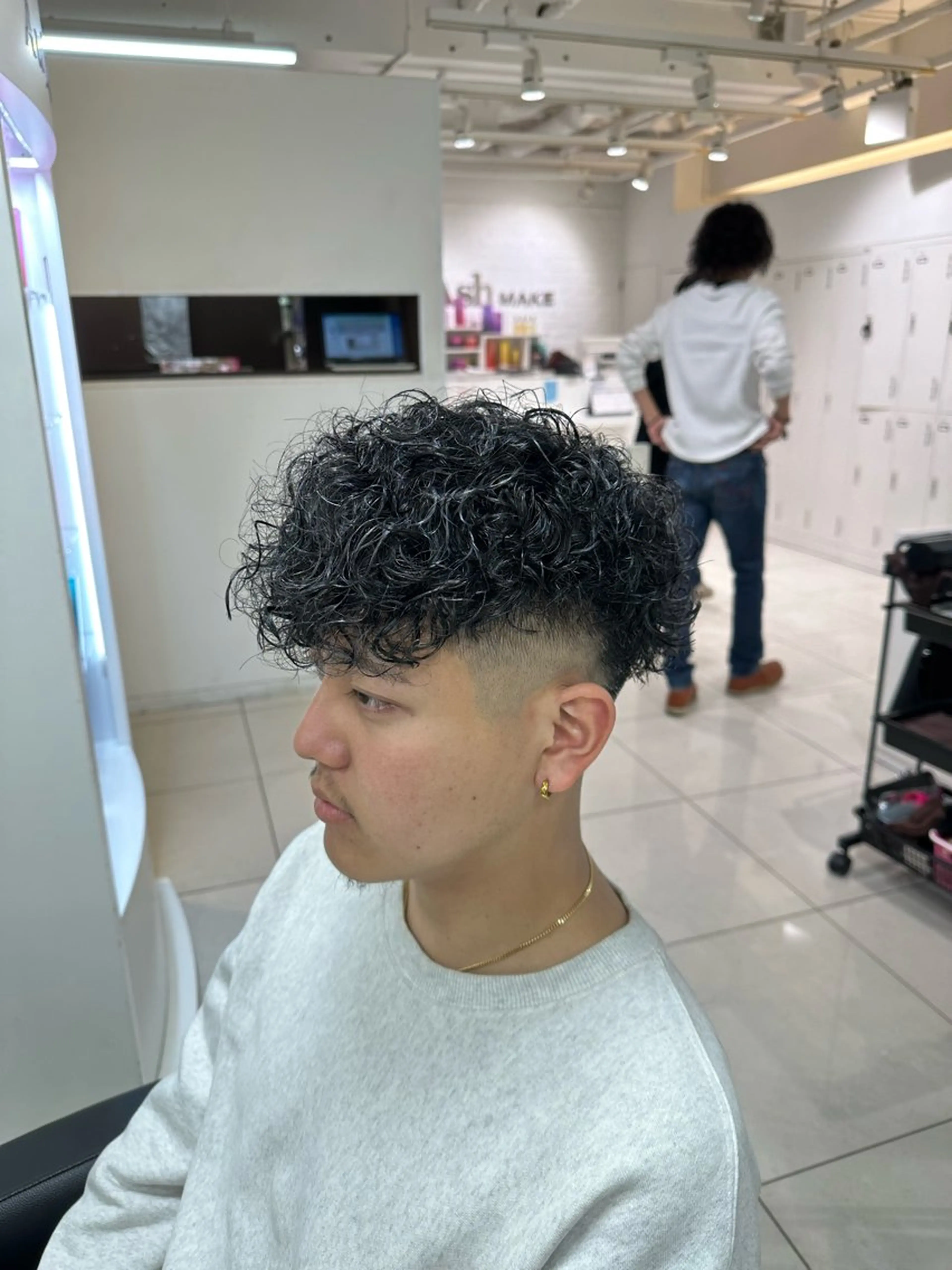 ショート カラー パーマ メンズ メンズハイライト スペインカール ハイライトカラー ハイライト カット ヘアカラー パーマ フェザーパーマ職人 🪶ryosukeのヘアスタイル