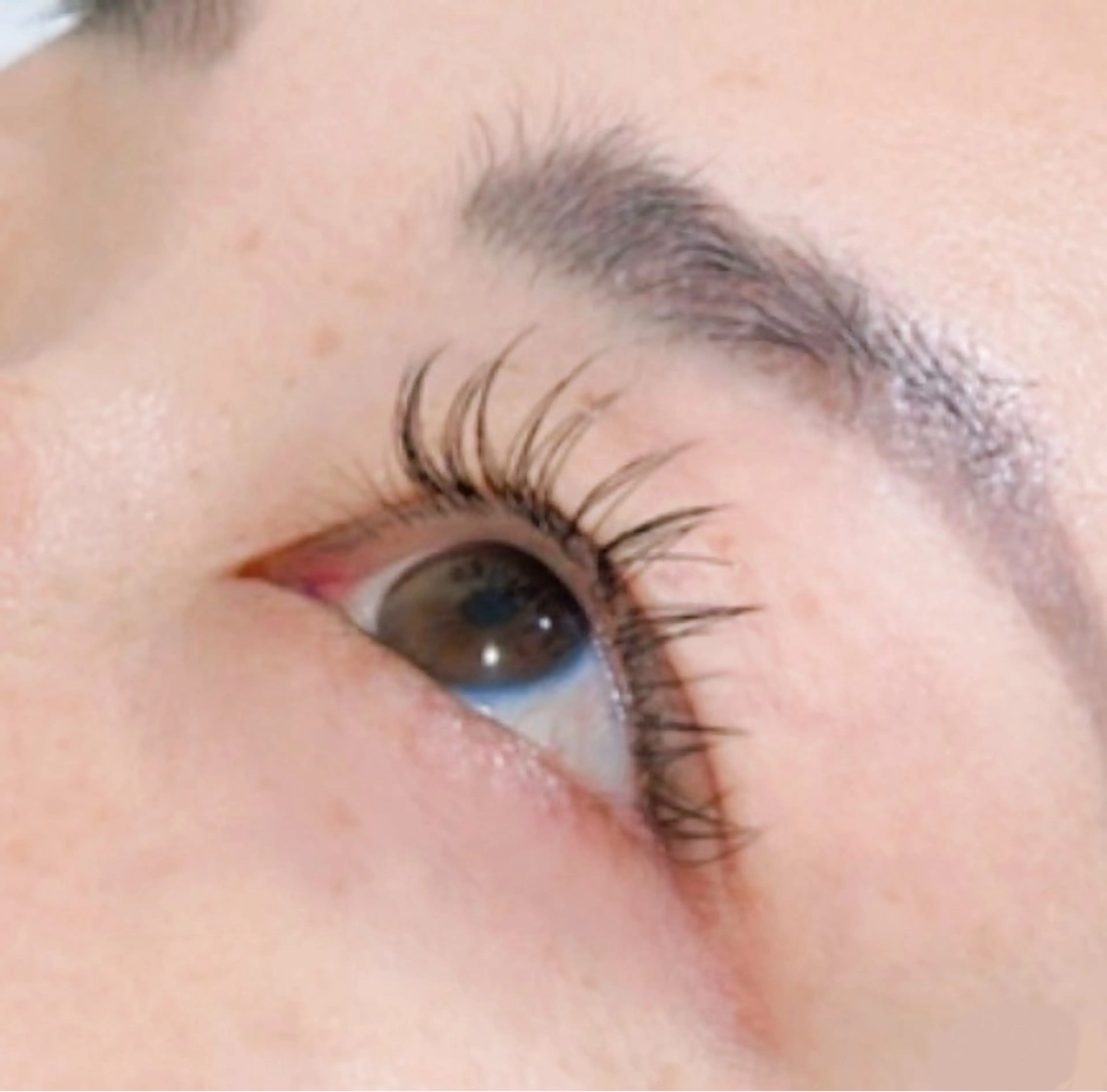 マツエク・マツパ 付け放題 MAISON DE BEAUTE 箕面店所属・銘苅 奈菜美のマツエク・マツパデザイン