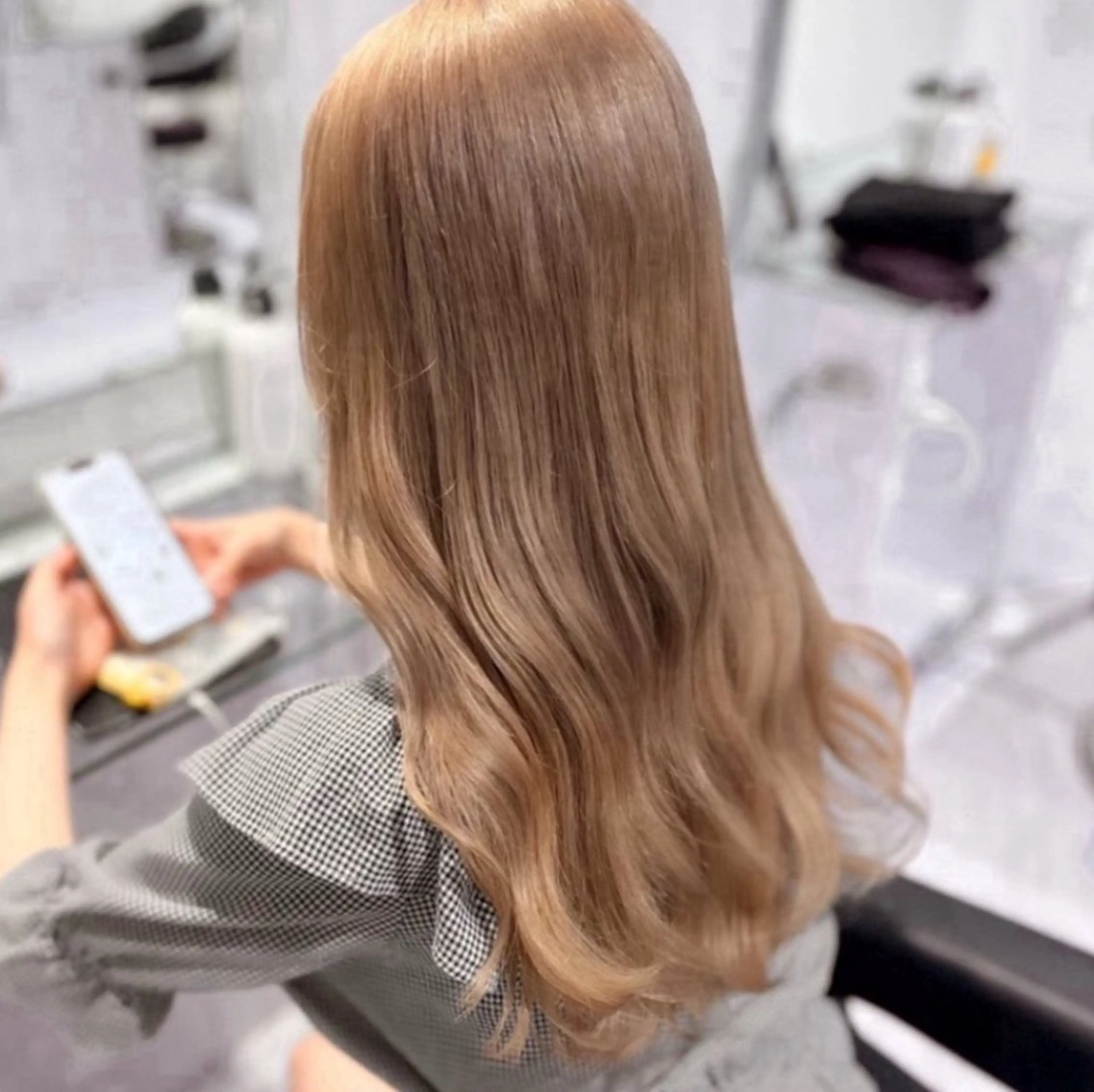 ロング カラー 🫧うる艶トレンド 🫧透明感カラーのヘアスタイル