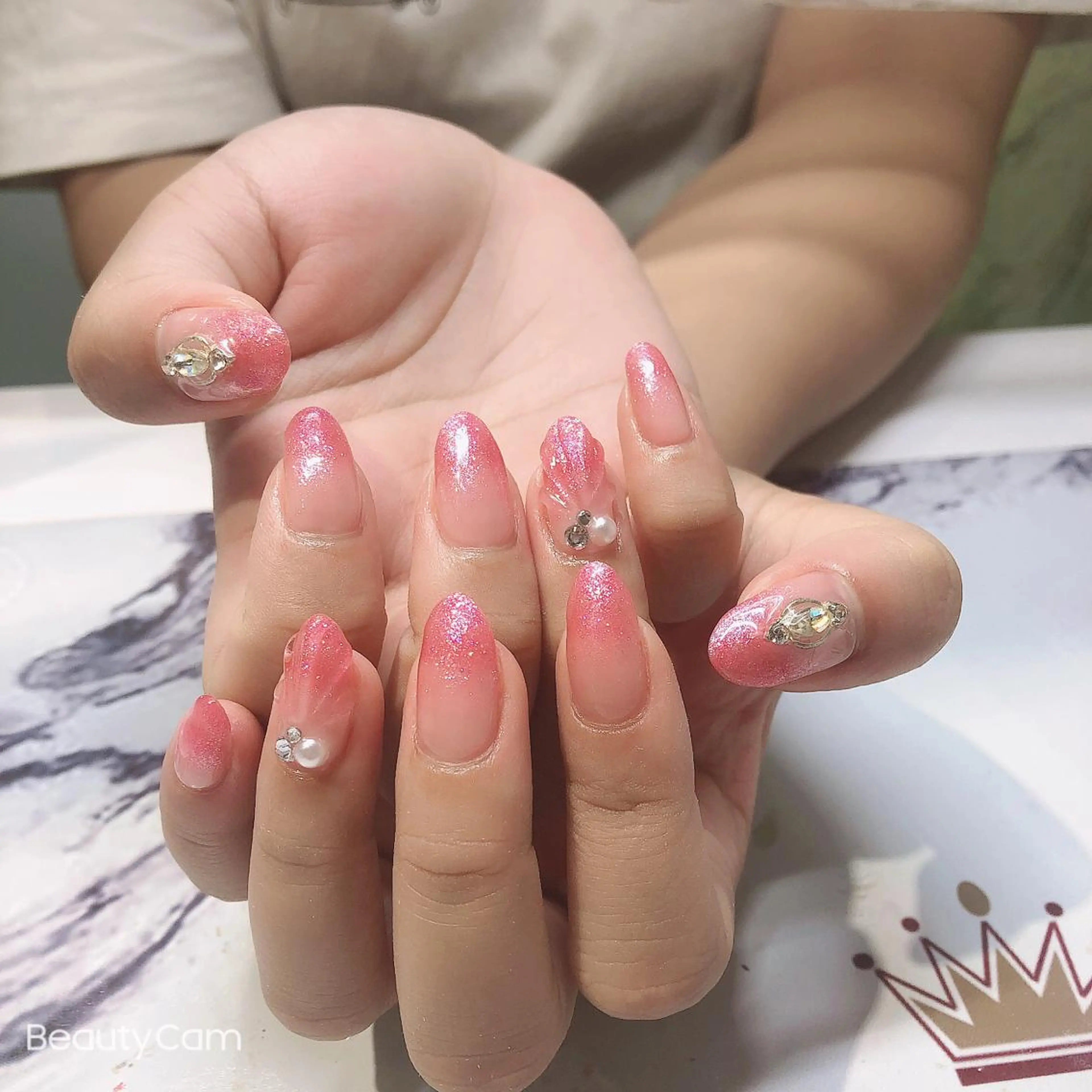 ネイル Guarendo錦糸町店所属・ガレンドウ 白澤 愛子のネイルデザイン