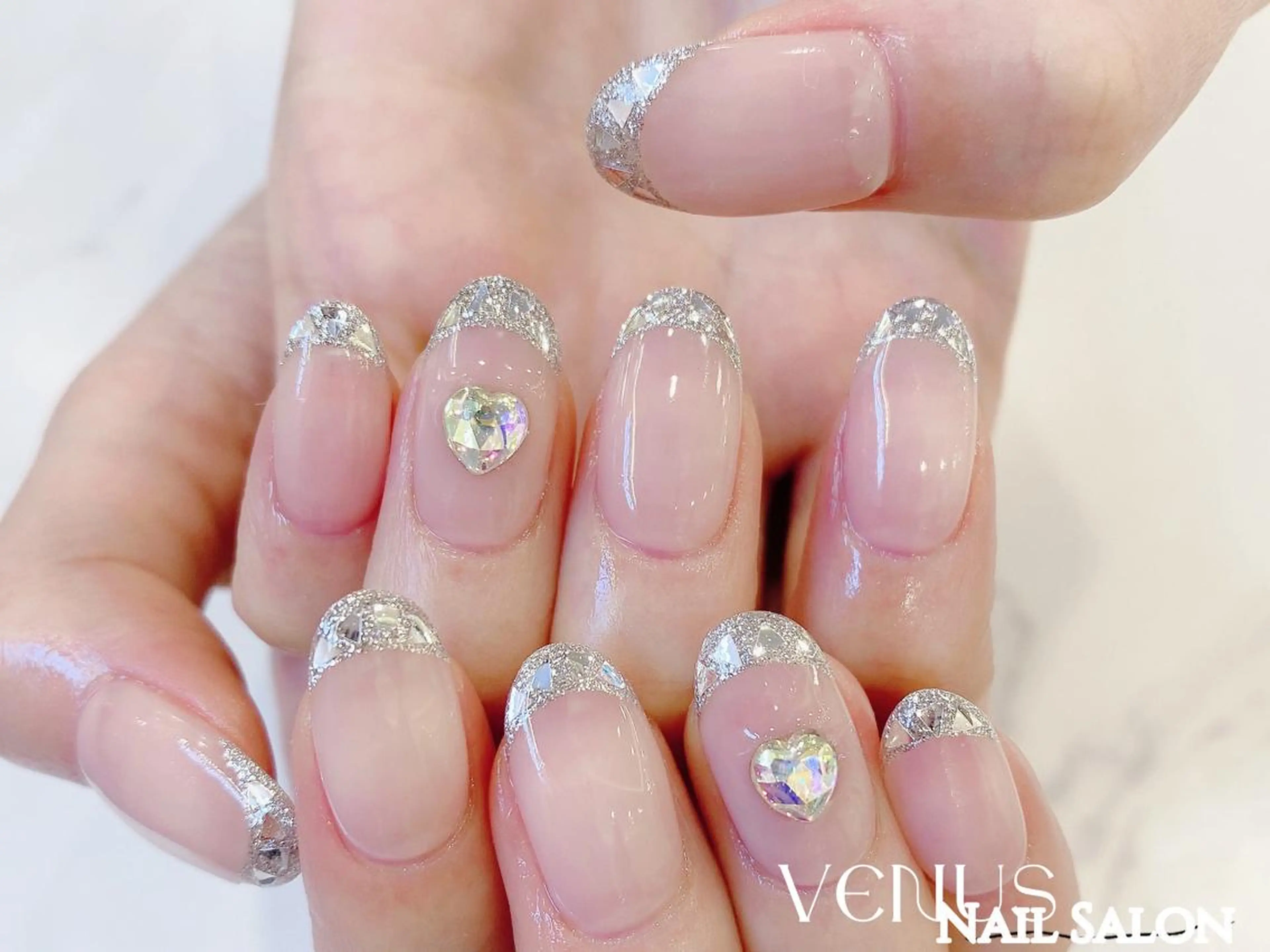 ミディアム VENUS Nail ★池袋徒歩2分のネイルデザイン
