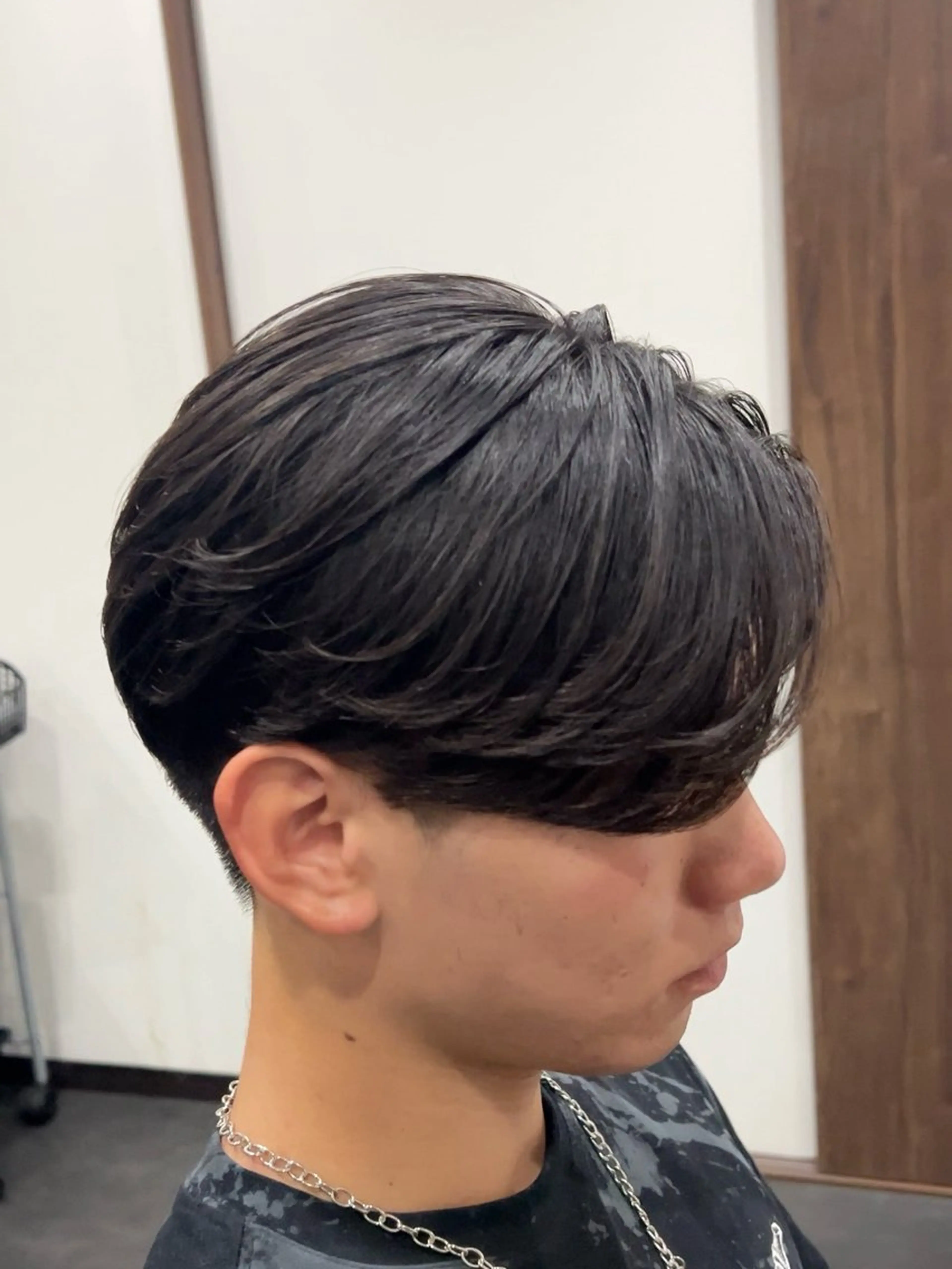 ミディアム メンズ センターパート 縮毛矯正 ulus OSAKA所属・福井 太暉のヘアスタイル