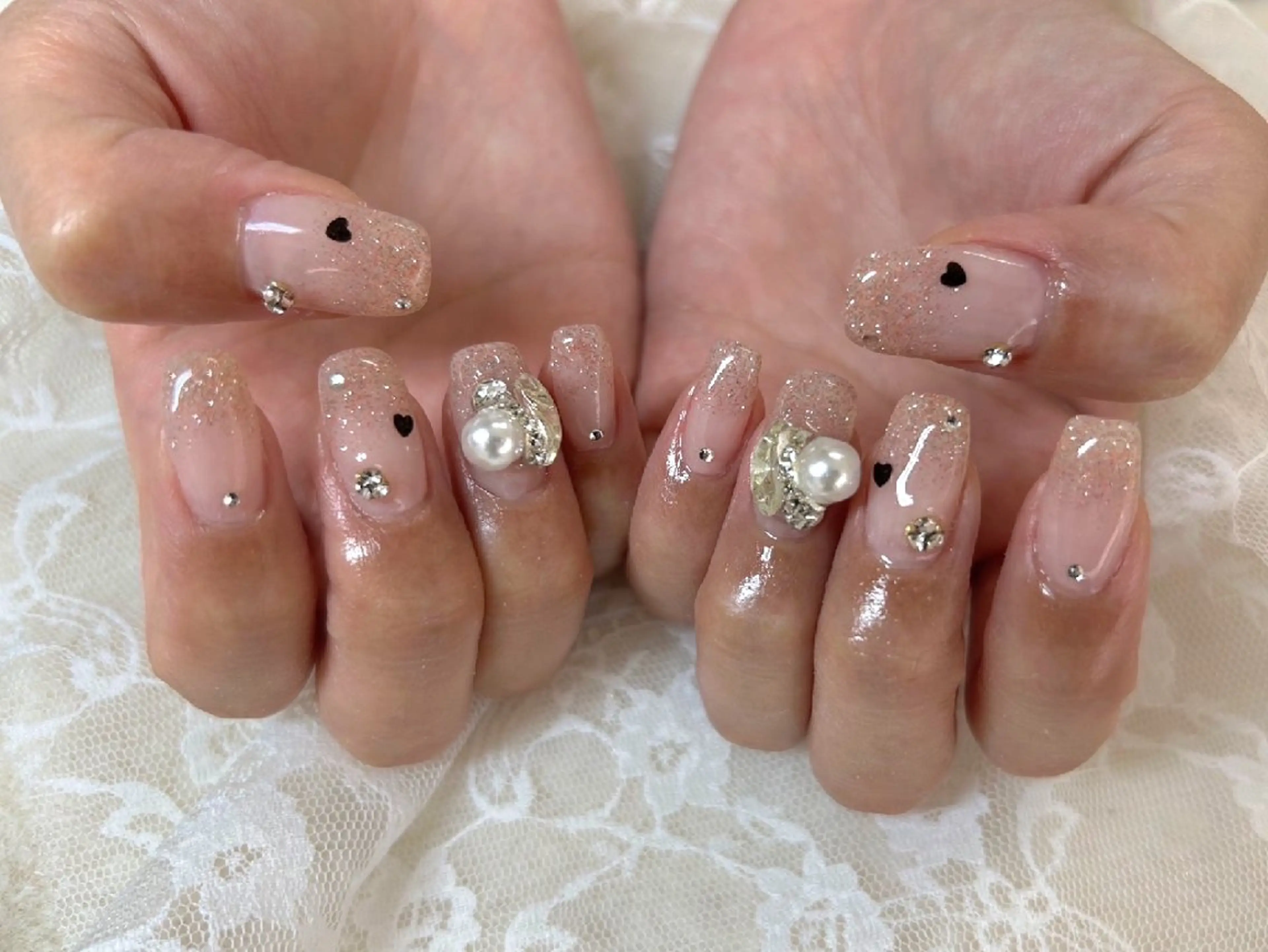 ネイル フラッシュネイル グラデーション ストーンネイル ワンホンネイル ハンドネイル ハンドケア 心斎橋Salon Epokkuのネイルデザイン