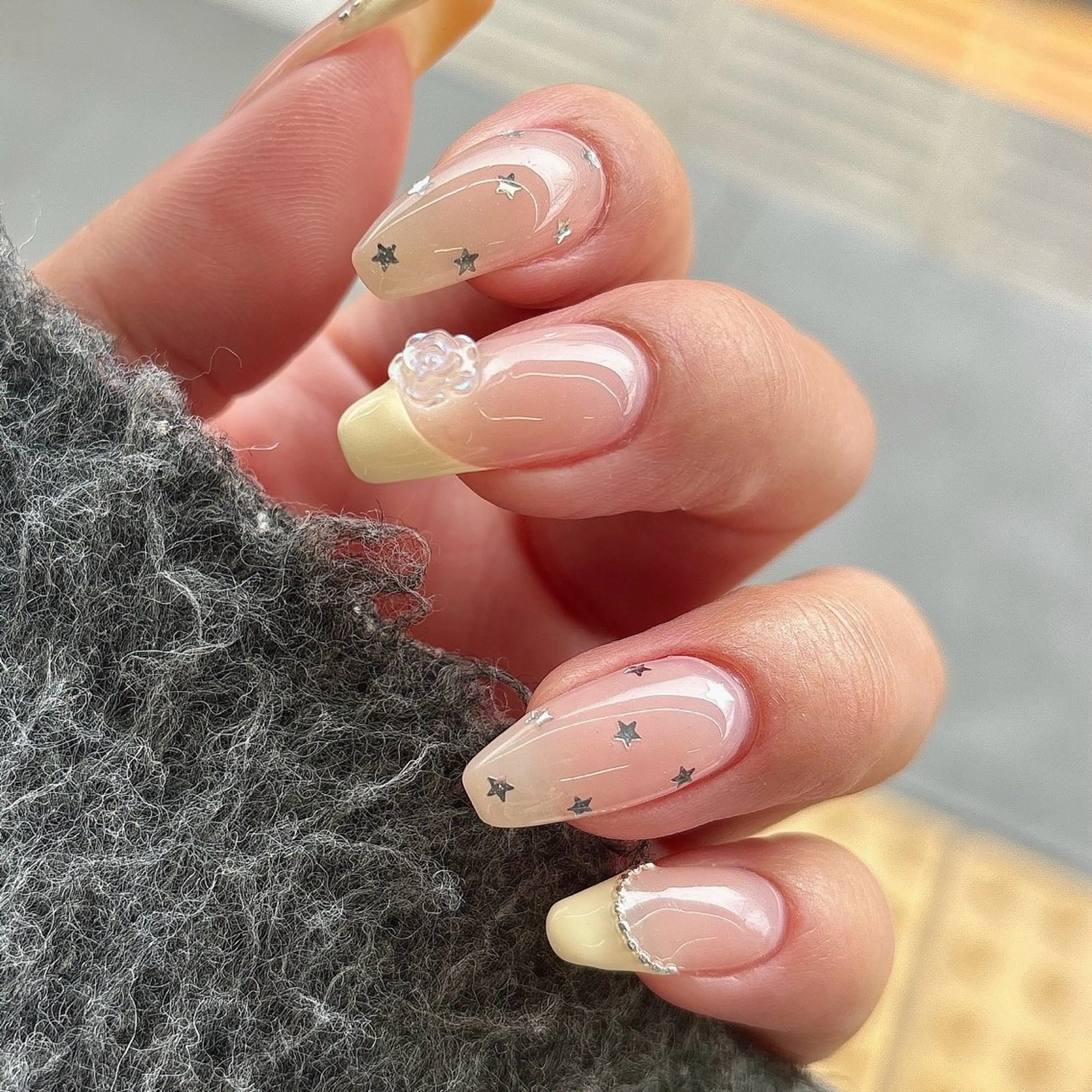 ネイル abbie新宿東口店所属・Tsunemi Sumireのネイルデザイン