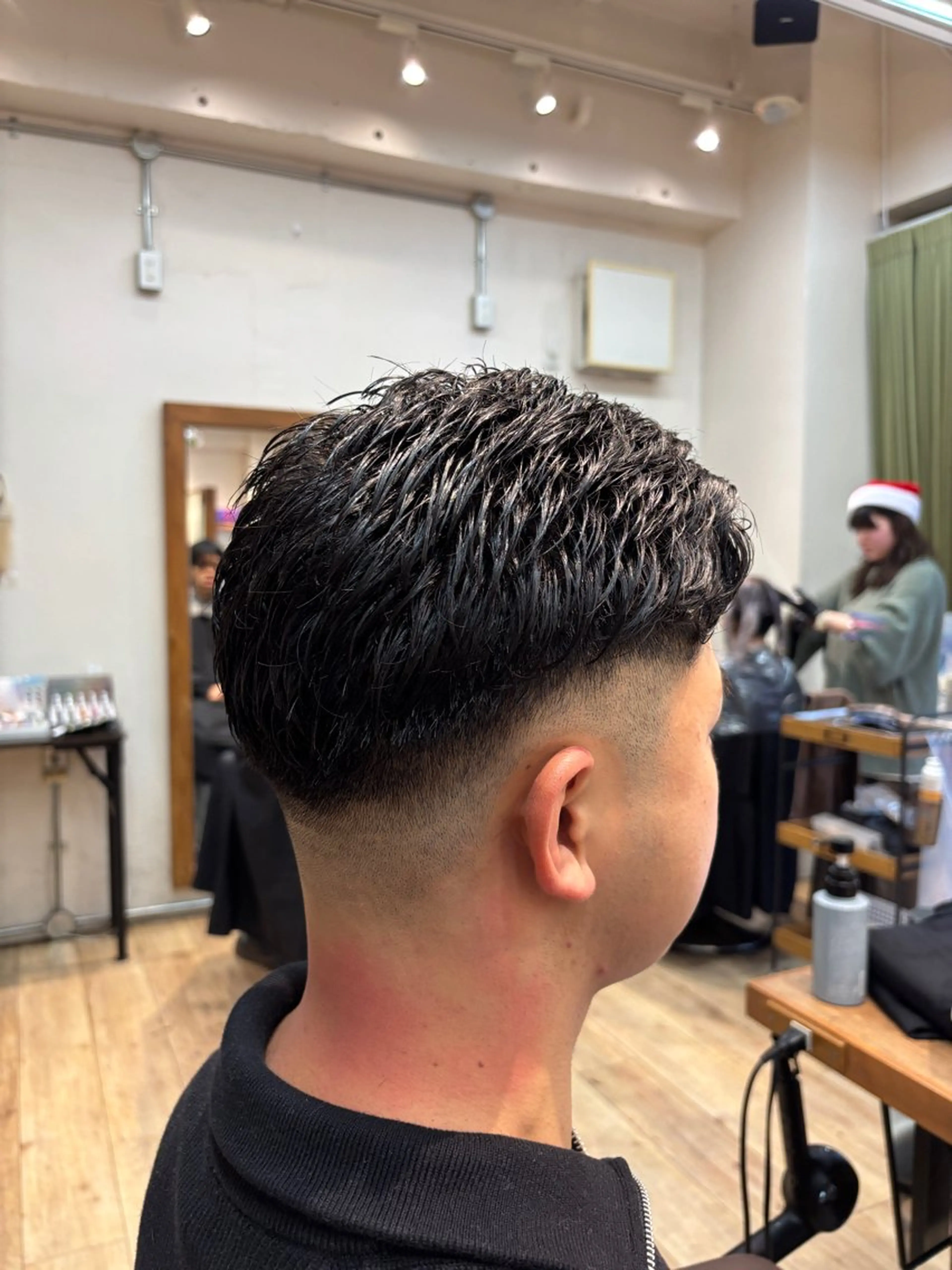 ショート メンズ カット 洛樹 /海外風ヘアー /フェード/パーマのヘアスタイル