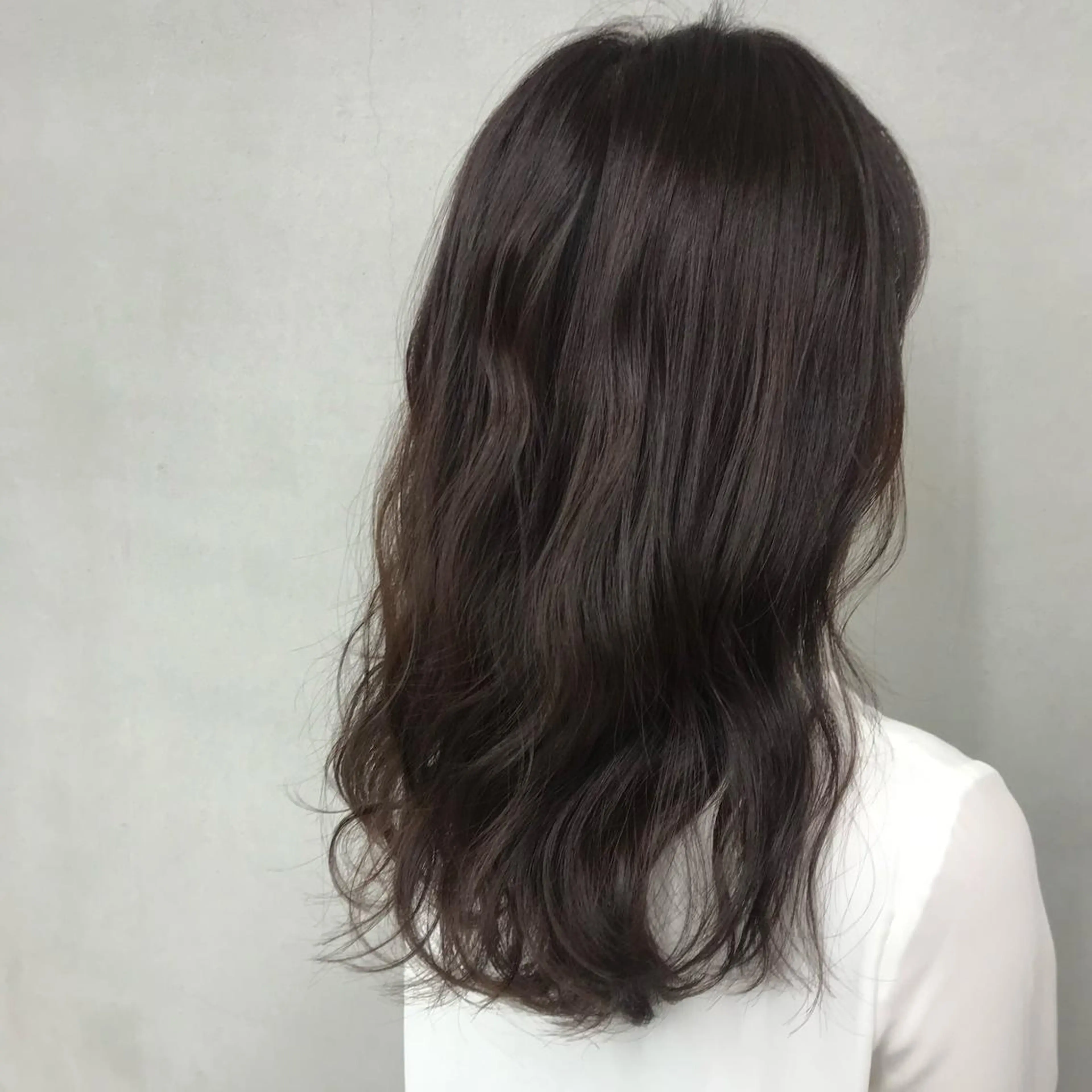 セミロング カラー ヘアアレンジ 平川 夏海のヘアスタイル