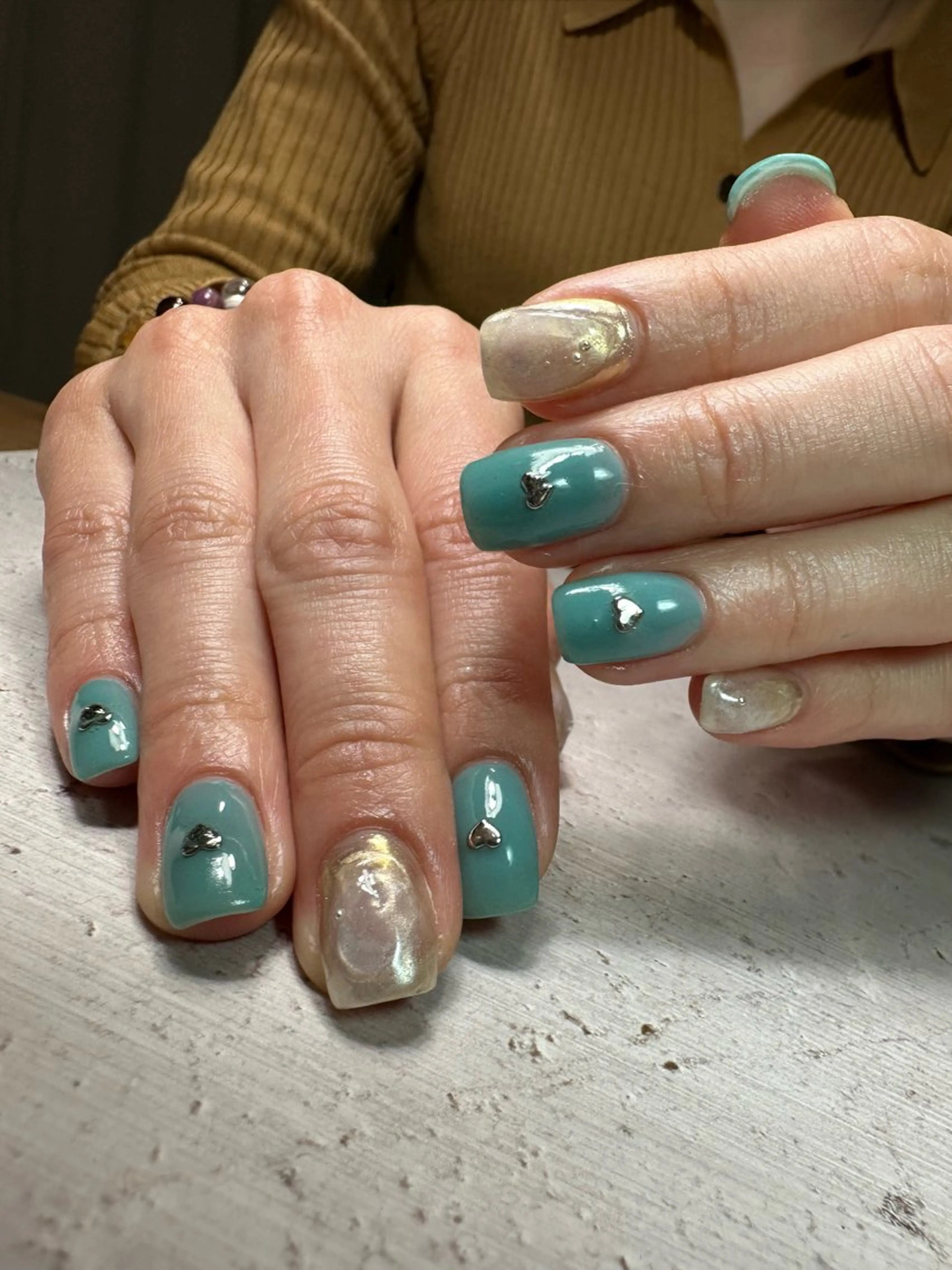 ネイル ブルー マグネットネイル ミラーネイル ニュアンスネイル ぷっくりネイル nailsalon Daphneのネイルデザイン