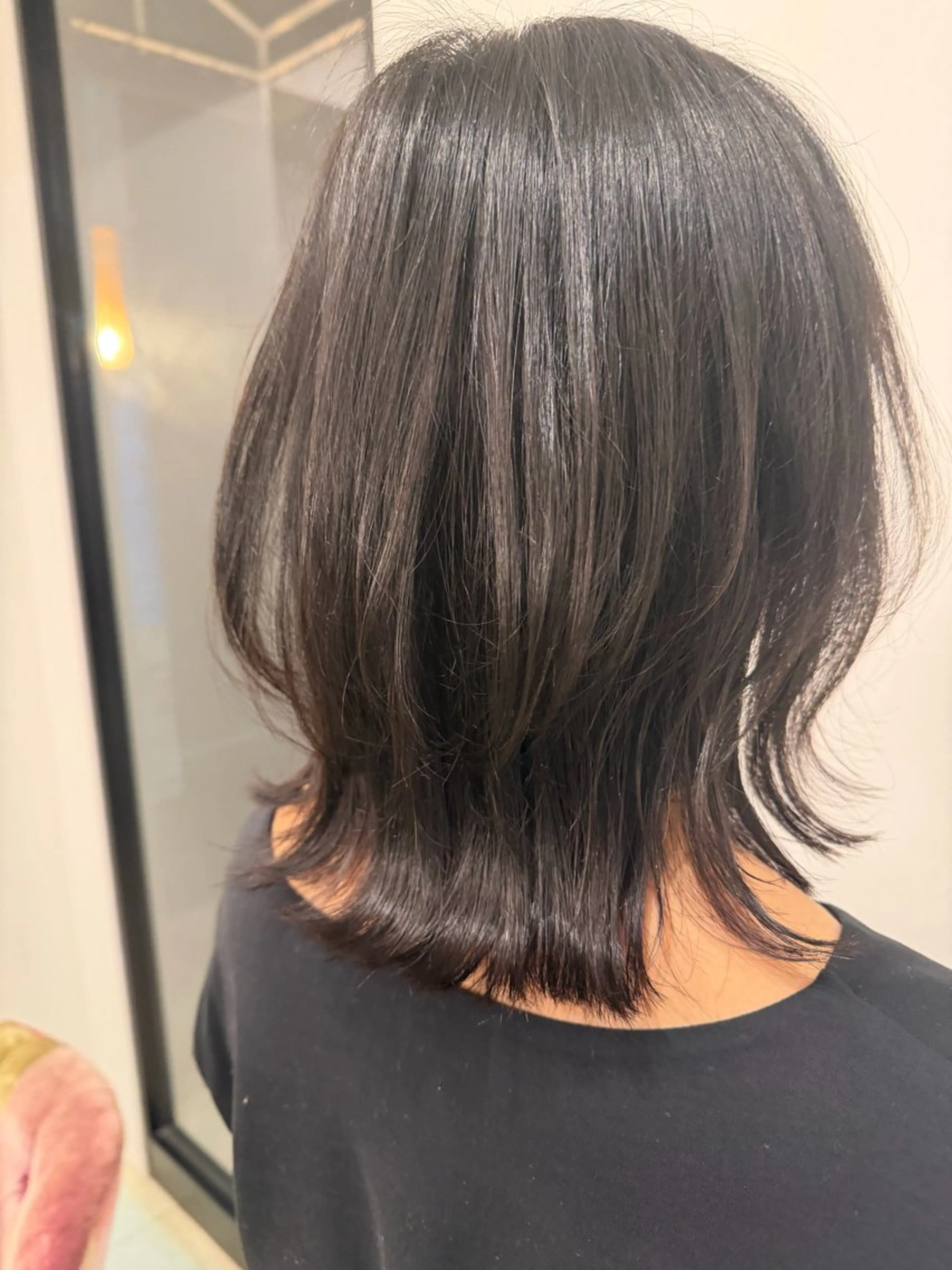 ミディアム くびれヘア レイヤーカット 川島 捺のヘアスタイル