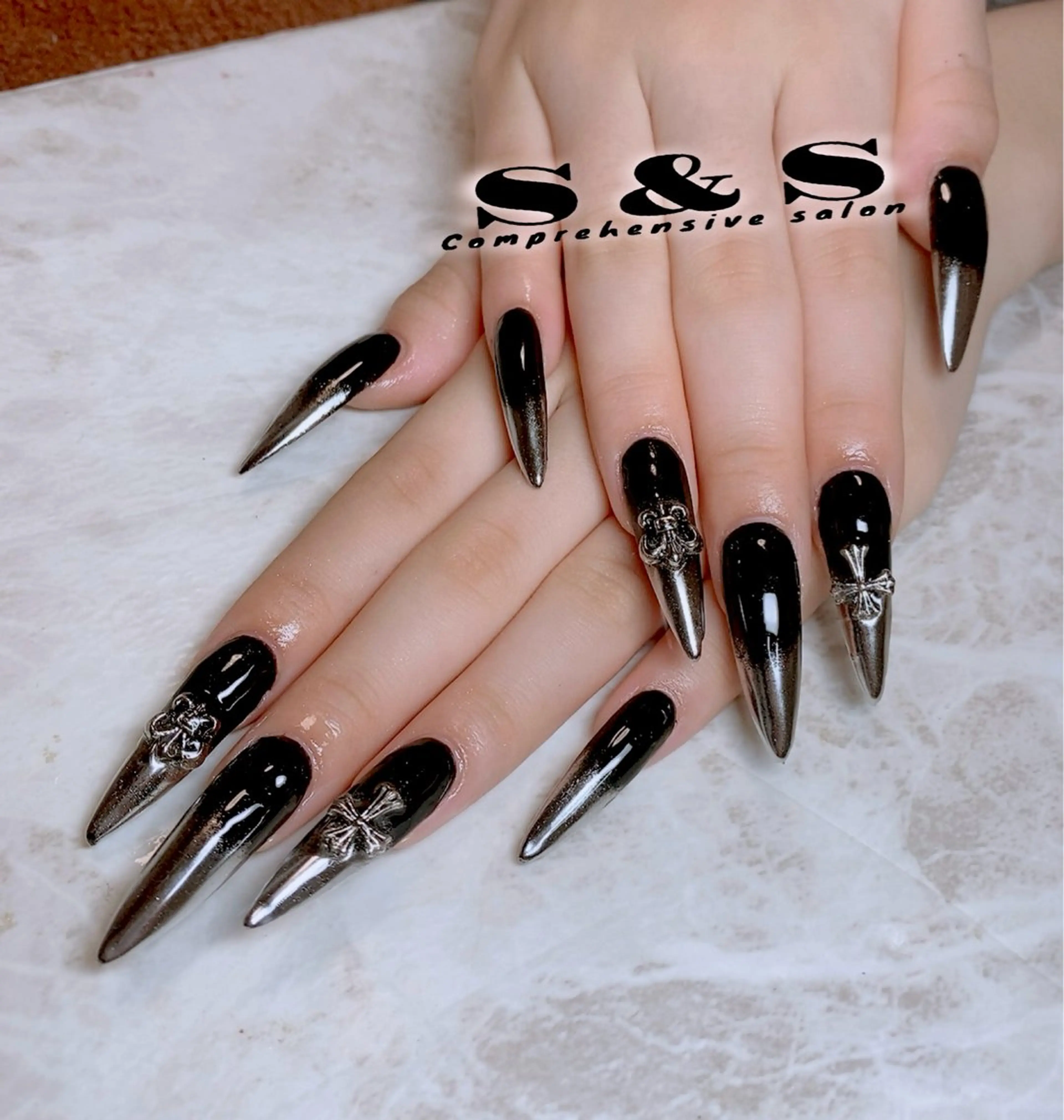 長さ出し💅指先から、一本S¥500💅M¥600❤️L¥700❤️LL¥800何本かお伝え下さいませ🌈の写真