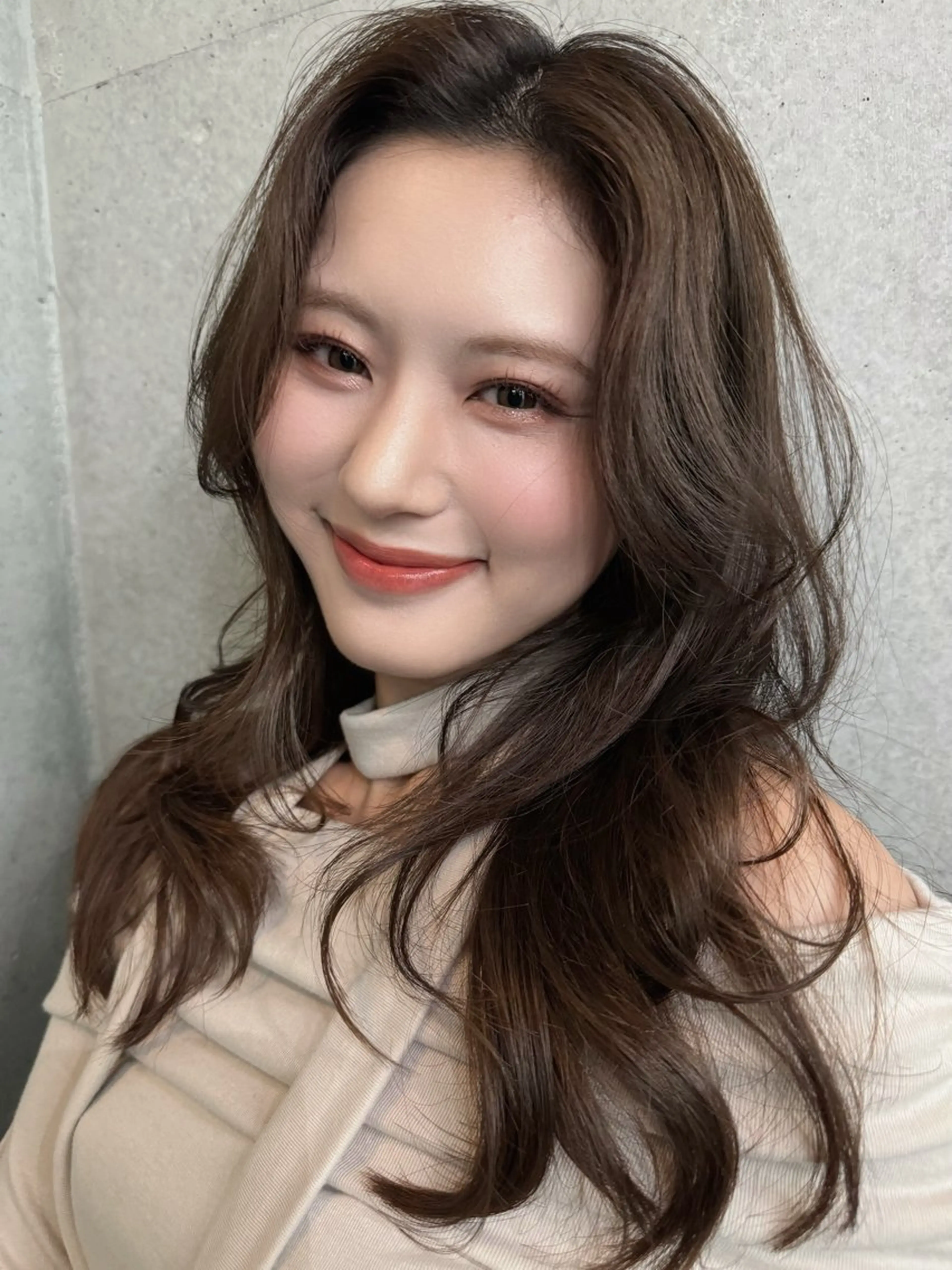 ロング カラー 韓国レイヤーカット/ くすみカラー/モモのヘアスタイル