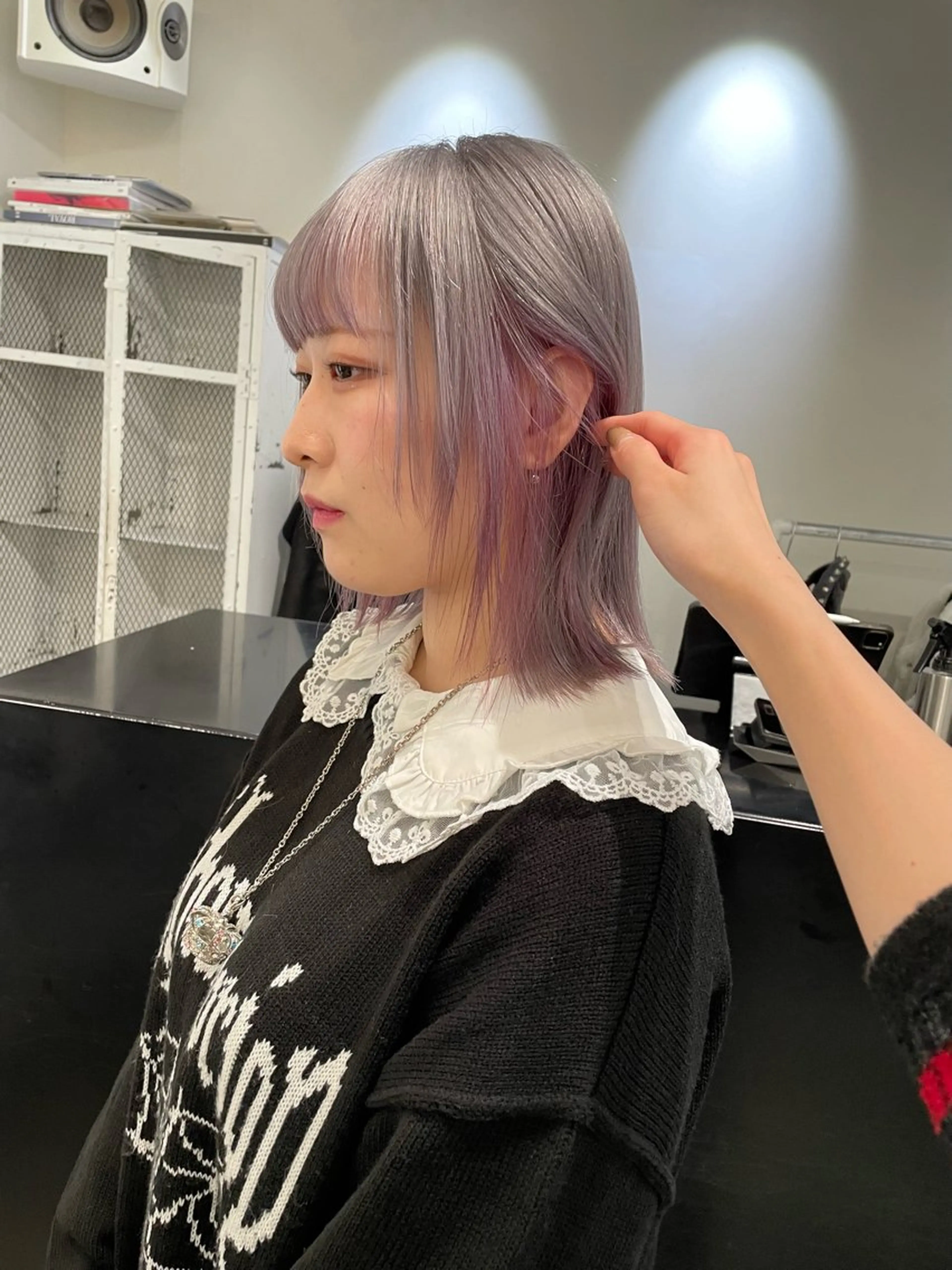 ミディアム カラー ヘアアレンジ ブリーチ デザインカラー ラベンダーカラー ピンクカラー ピンクラベンダー カット ヘアカラー トリートメント 艶ハイトーン/ヘア アレンジAYAKAのヘアスタイル