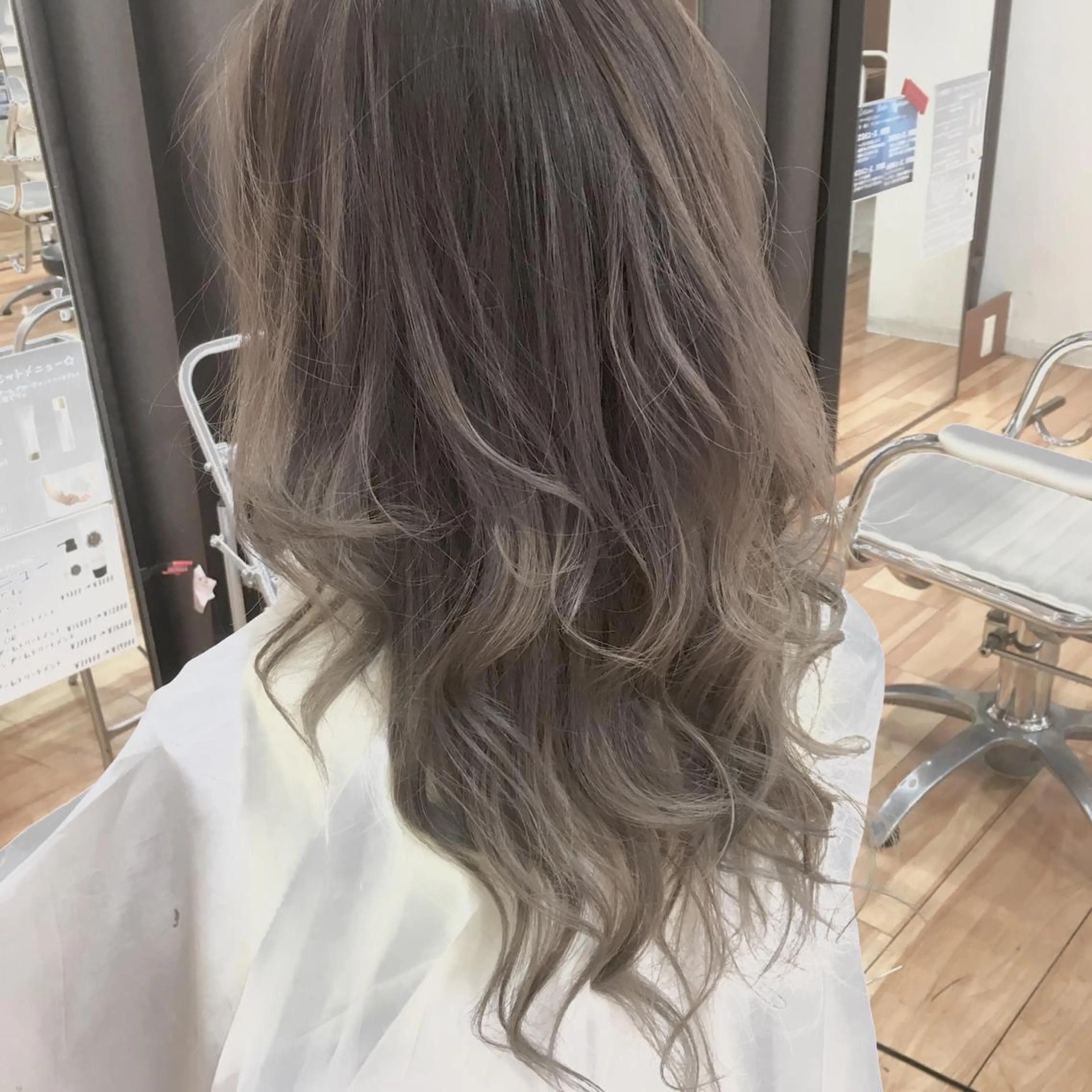 セミロング ロング カラー アッシュ グラデーションカラー brace 立花のヘアスタイル