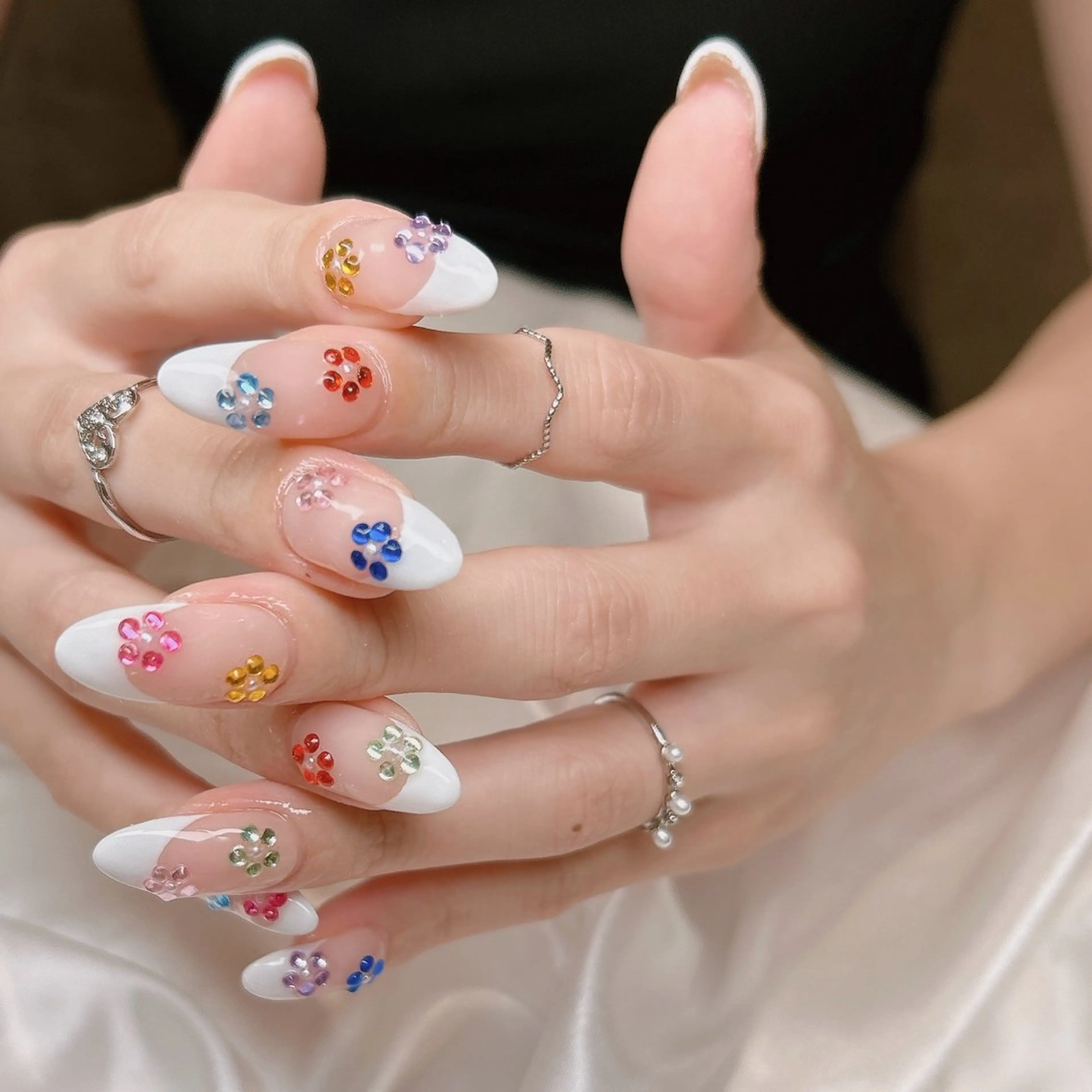 ネイル フラワーネイル フレンチネイル ハンドネイル junna のぞいてねのネイルデザイン