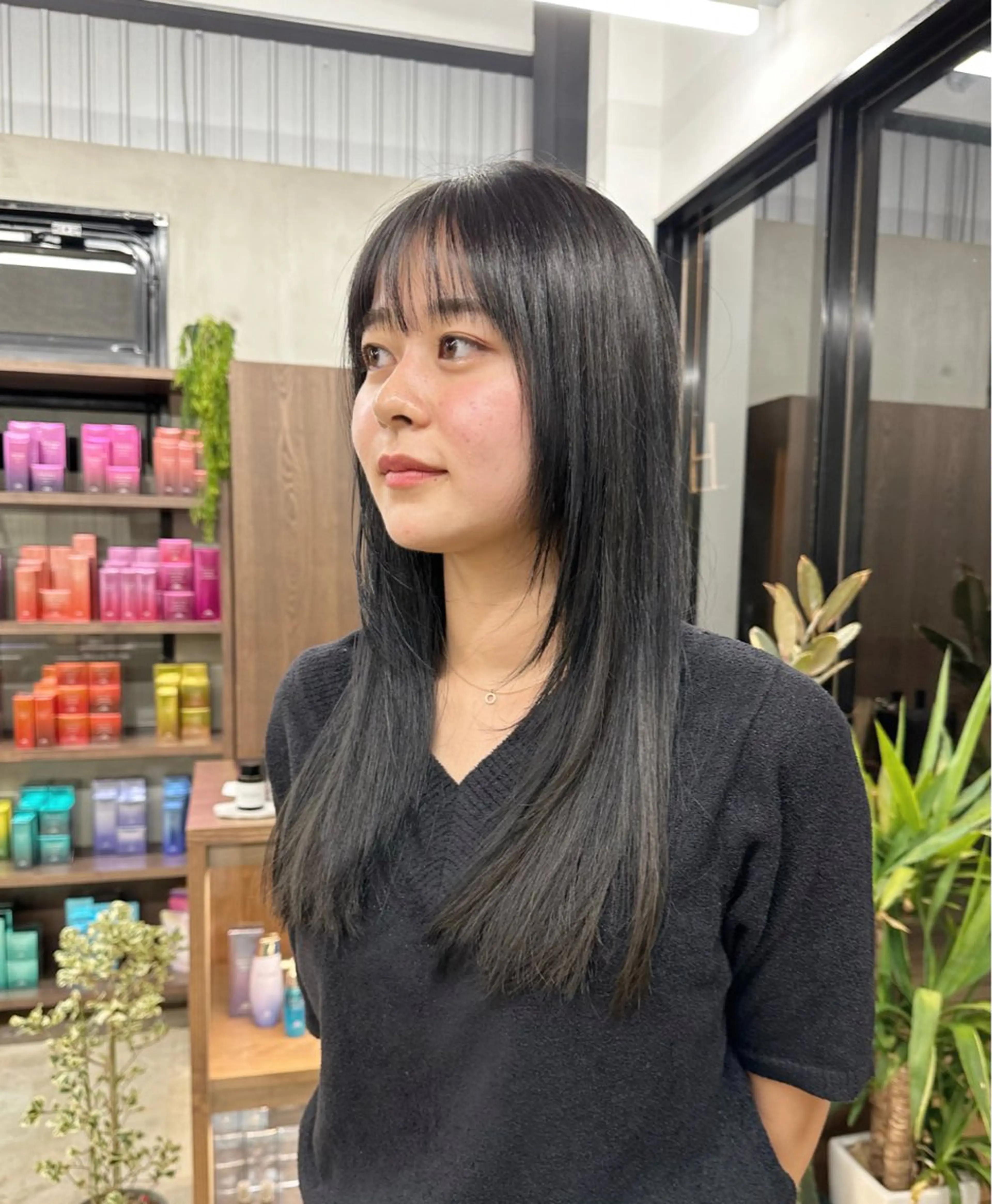 ロング カラー グレージュ 顔まわりレイヤー レイヤーカット ヘアカラー トリートメント 梅田/柔らかカラー/ オオハシ リナコのヘアスタイル