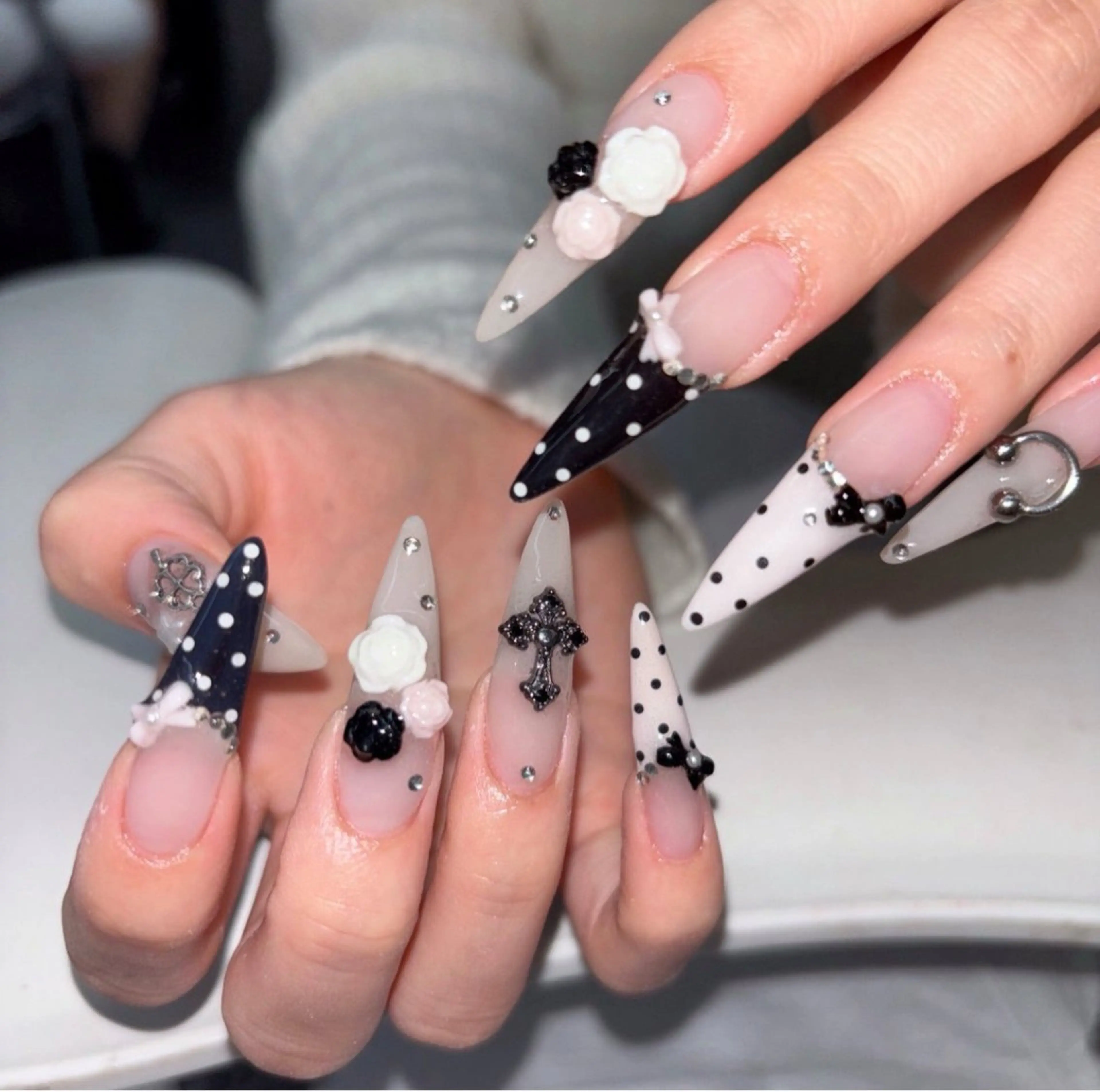 ネイル ハンドネイル Tini ANA.CHUOのネイルデザイン