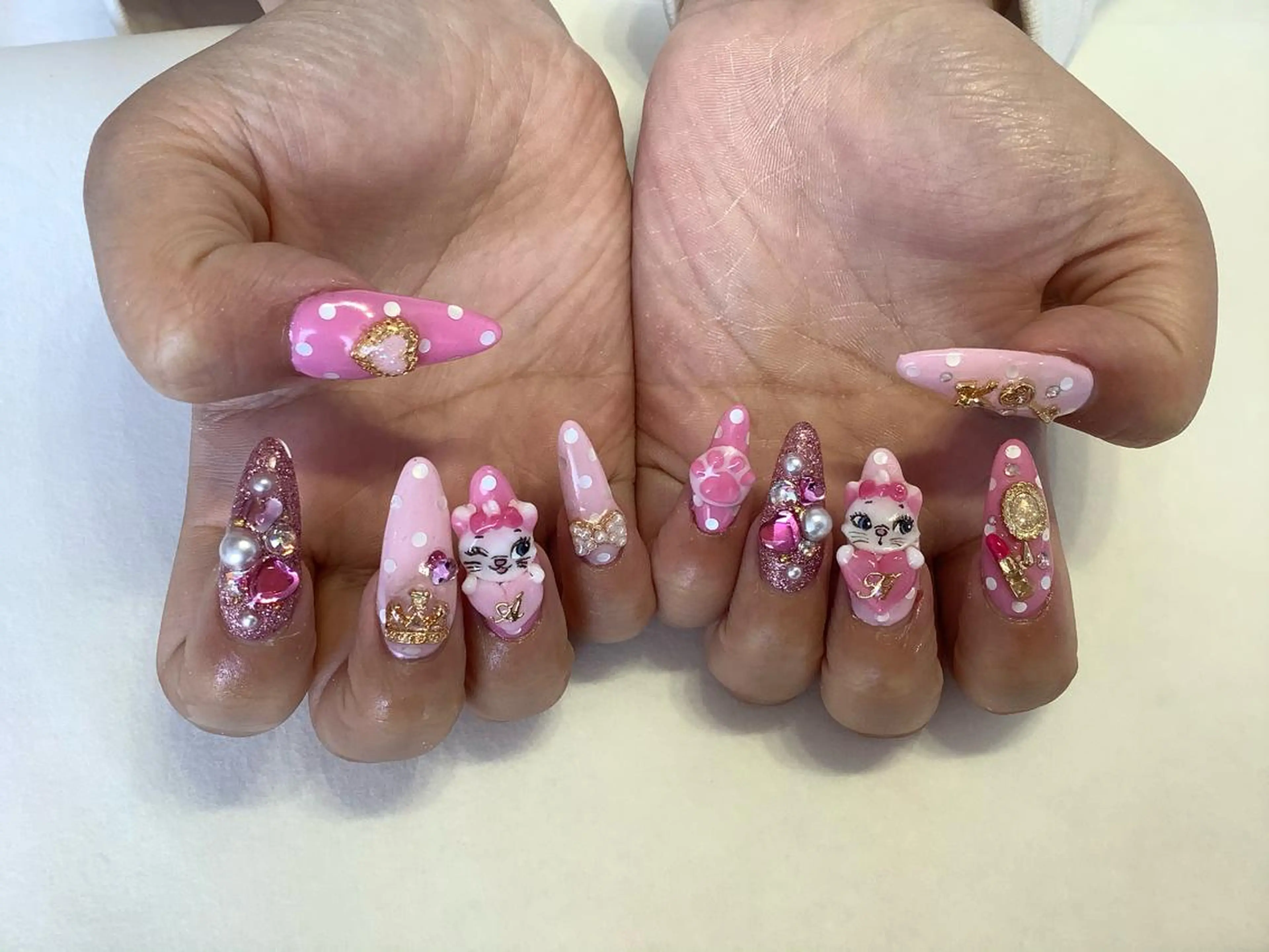 ネイル ハンドネイル 💎🐰 saki. m 🐰💎のネイルデザイン