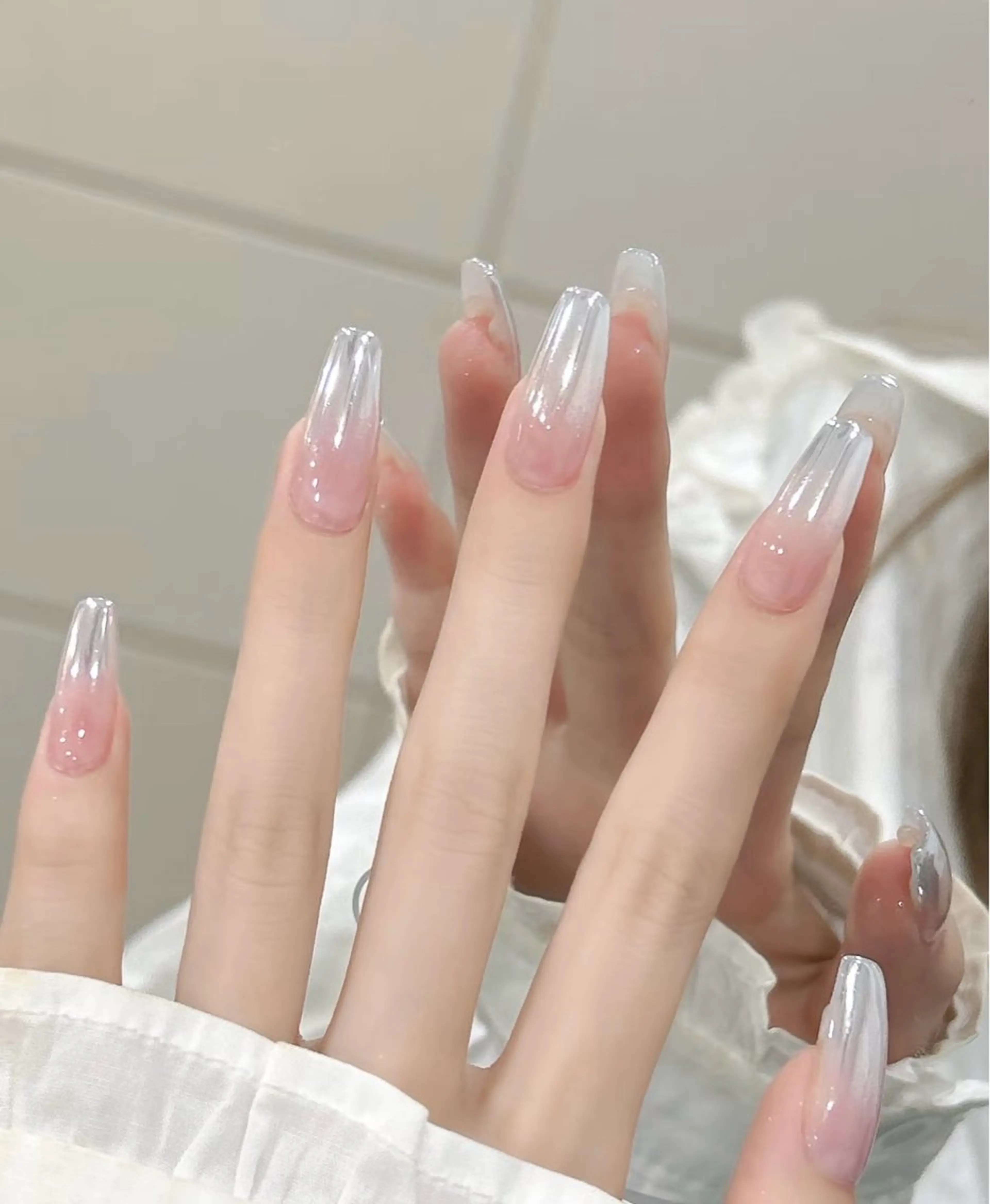 ネイル アートネイル オーロラネイル チークネイル フレンチネイル ガラスフレンチ ハンドネイル 🎀セ リ🎀のネイルデザイン