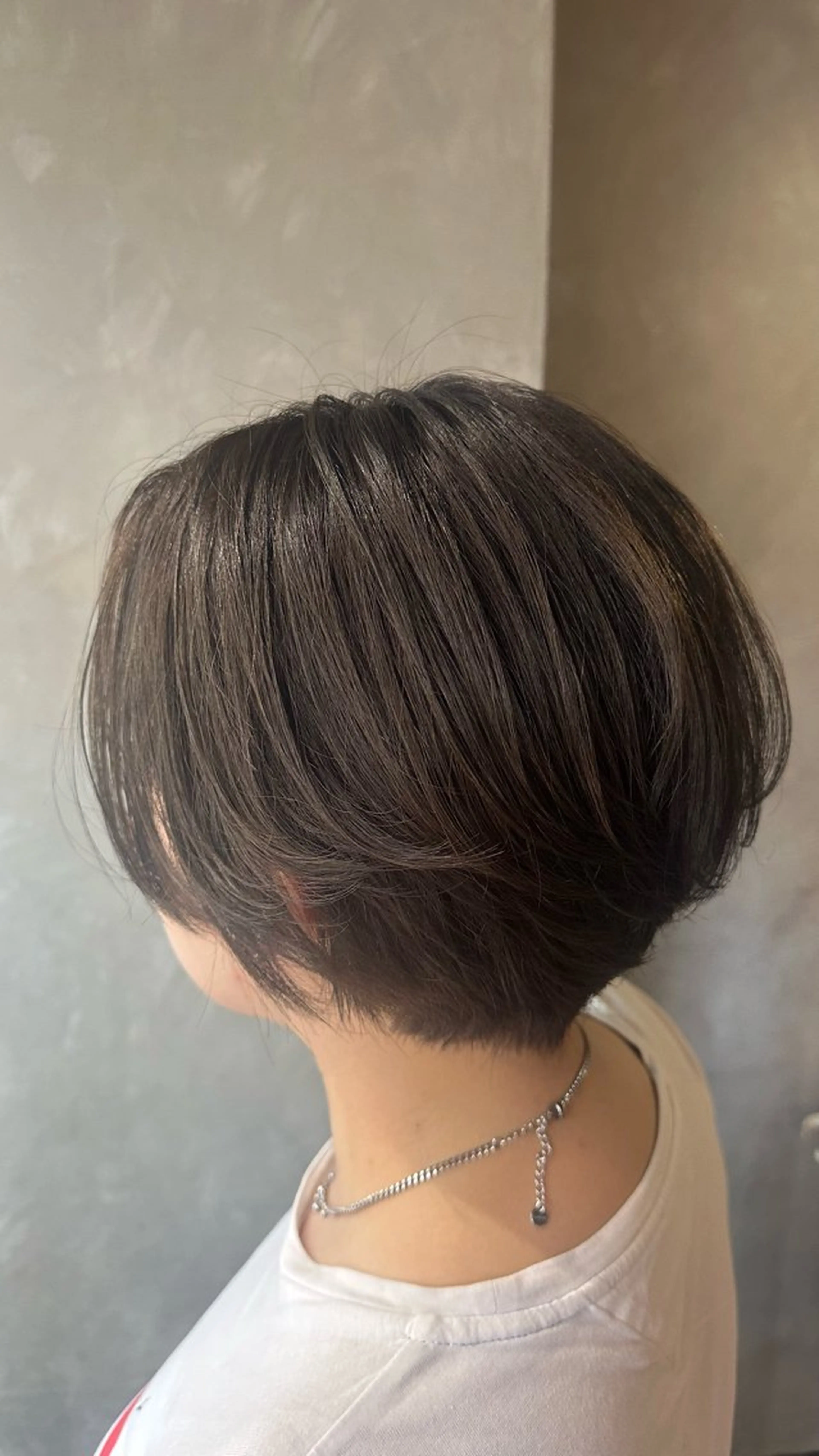 ショート カラー ヘアカラー 手嶋 理仁のヘアスタイル