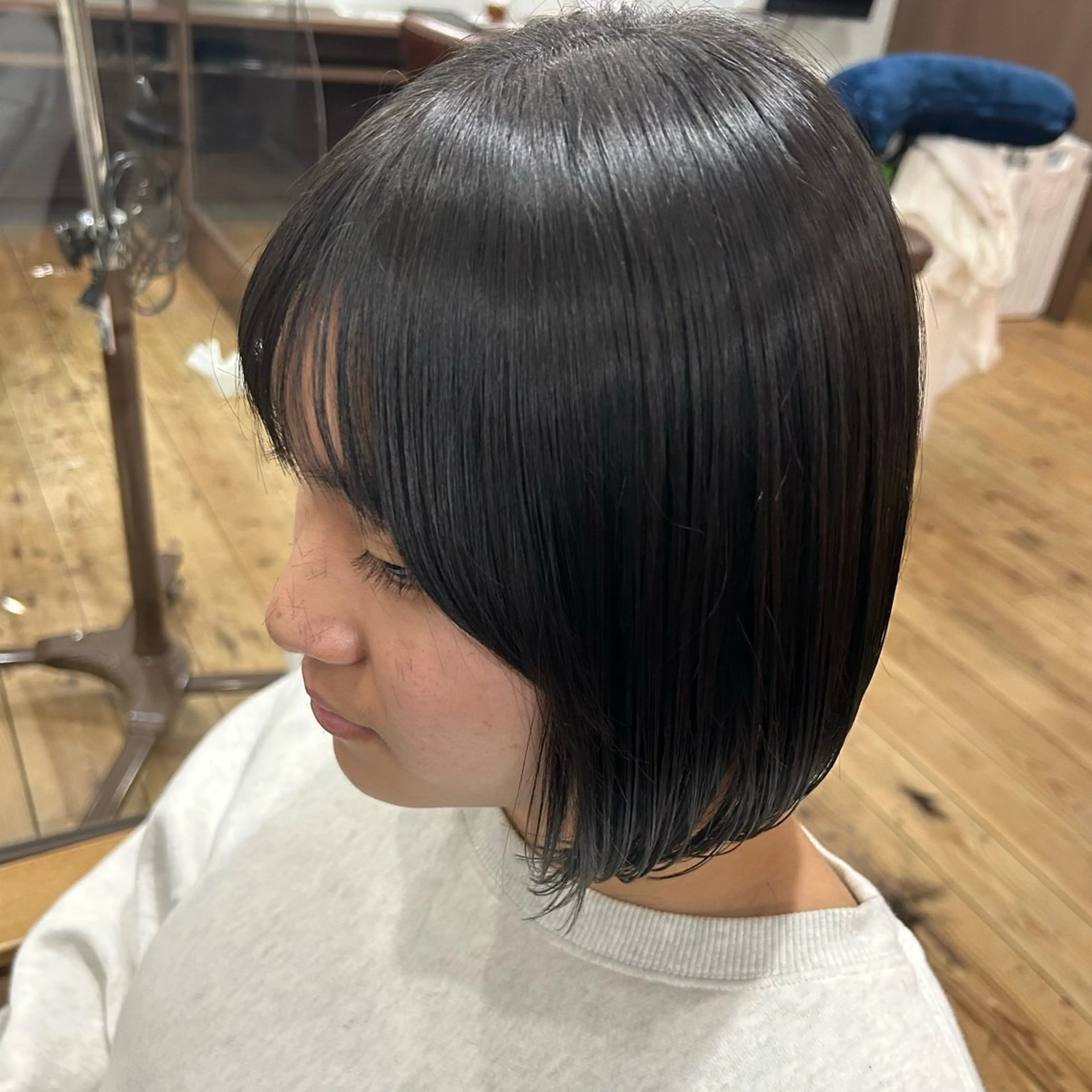 ミディアム 小顔カット さかい しいなのヘアスタイル