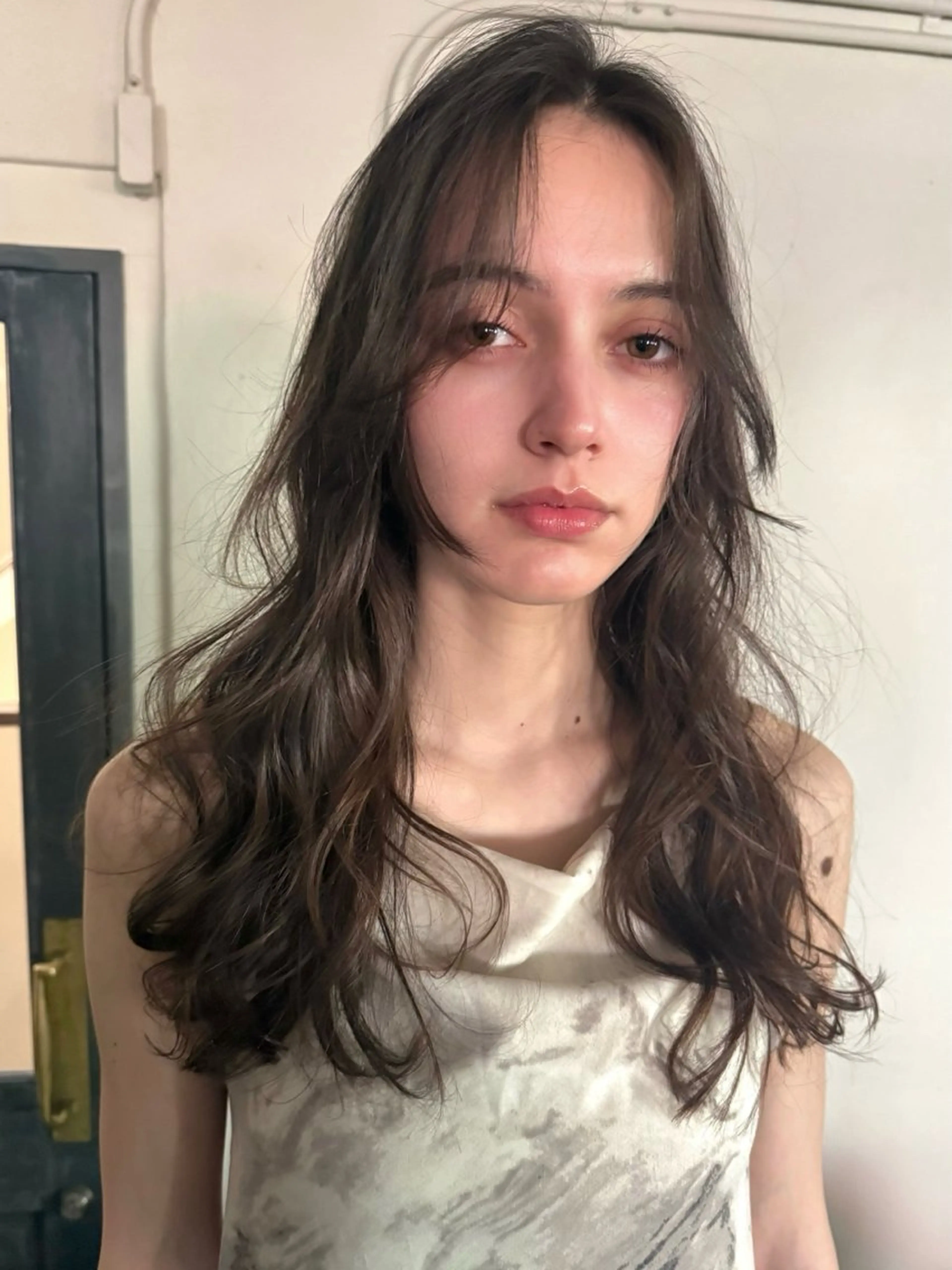 セミロング カラー グレージュ オリーブカラー オリーブグレージュ オリーブグレー レイヤーカット カット ヘアカラー 森貴裕/ベージュ/ パーマ/オリーブのヘアスタイル