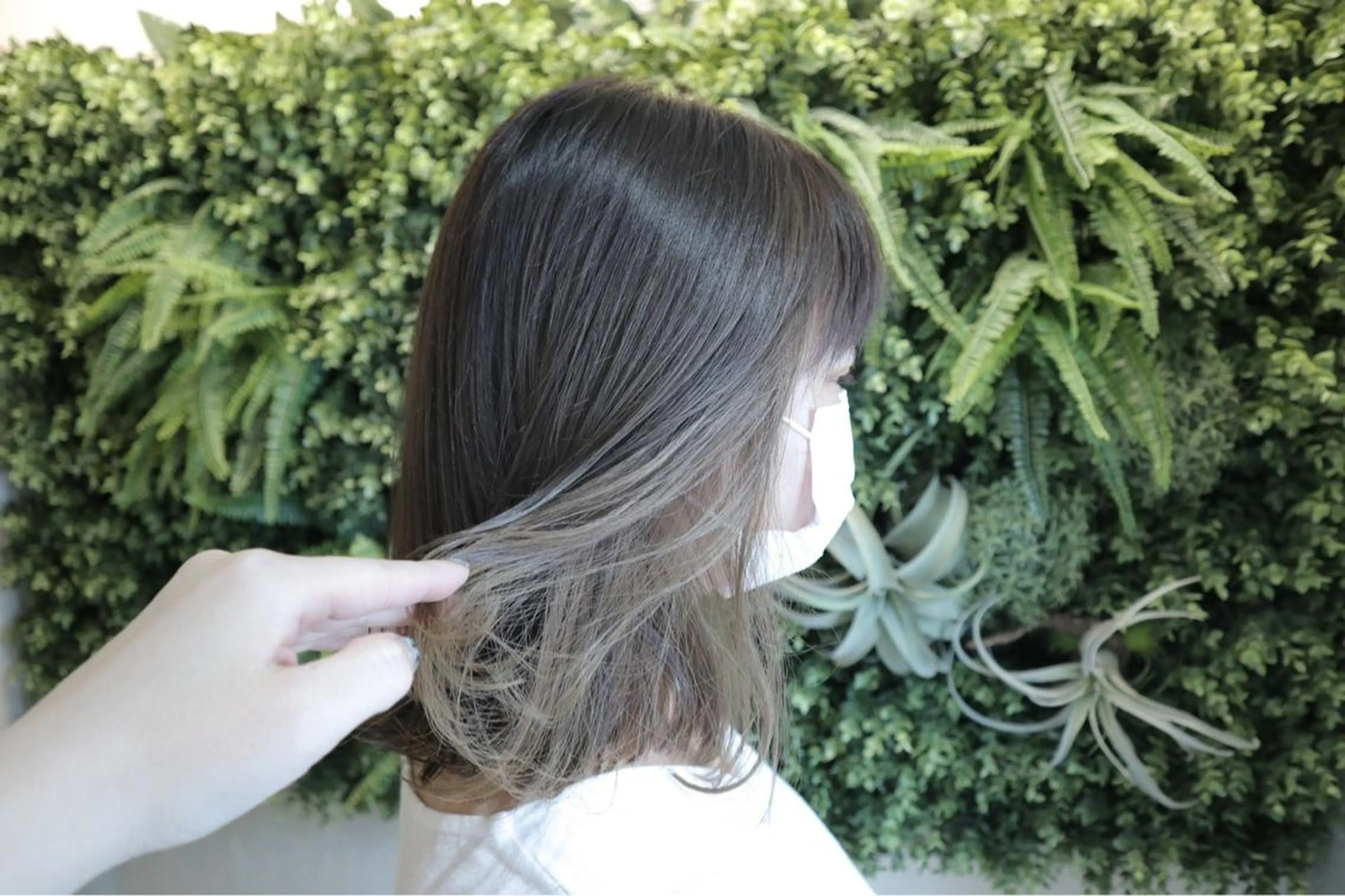 ミディアム 水谷 菜央のヘアスタイル