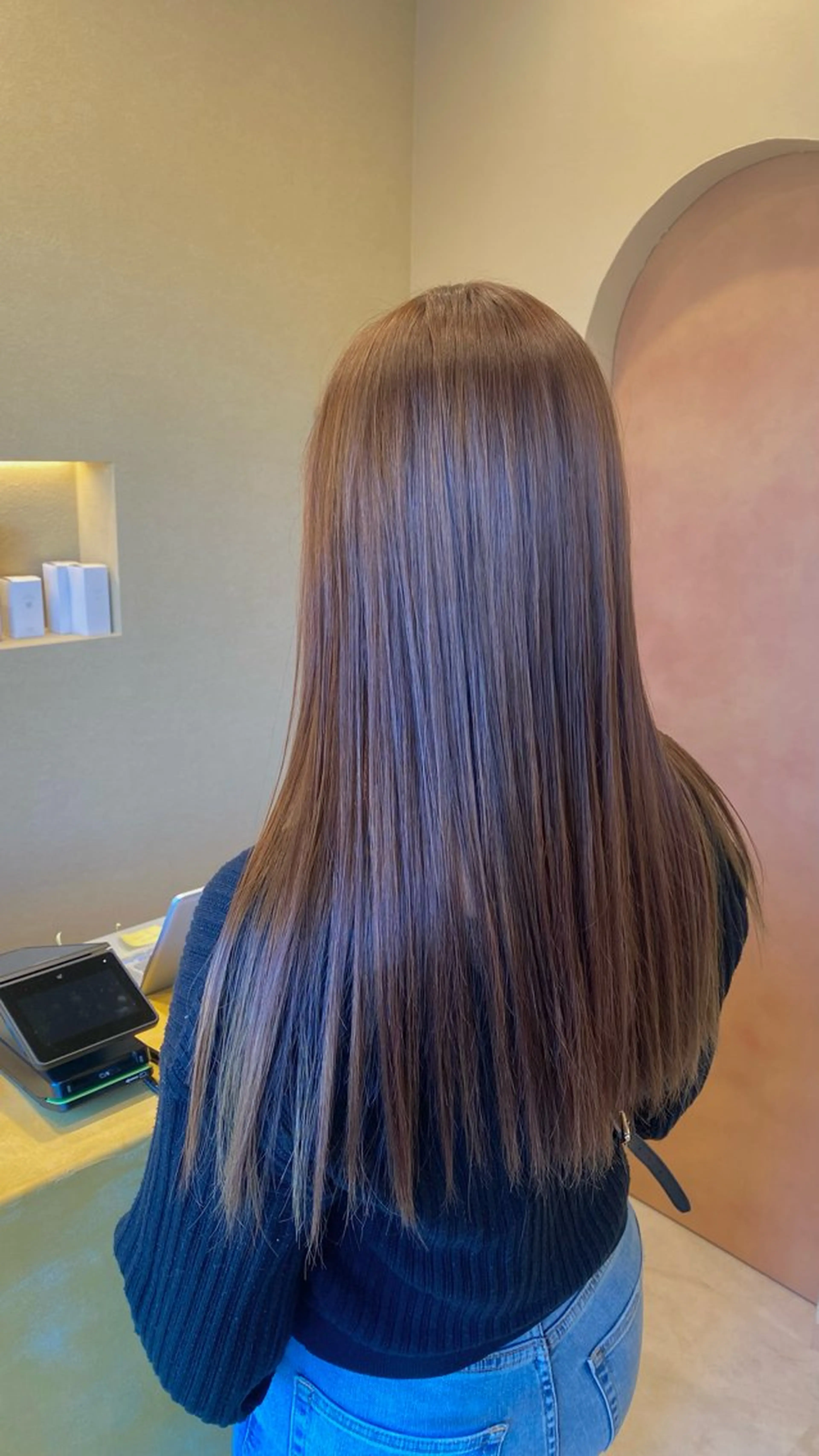 ロング カラー 小西 由季乃のヘアスタイル