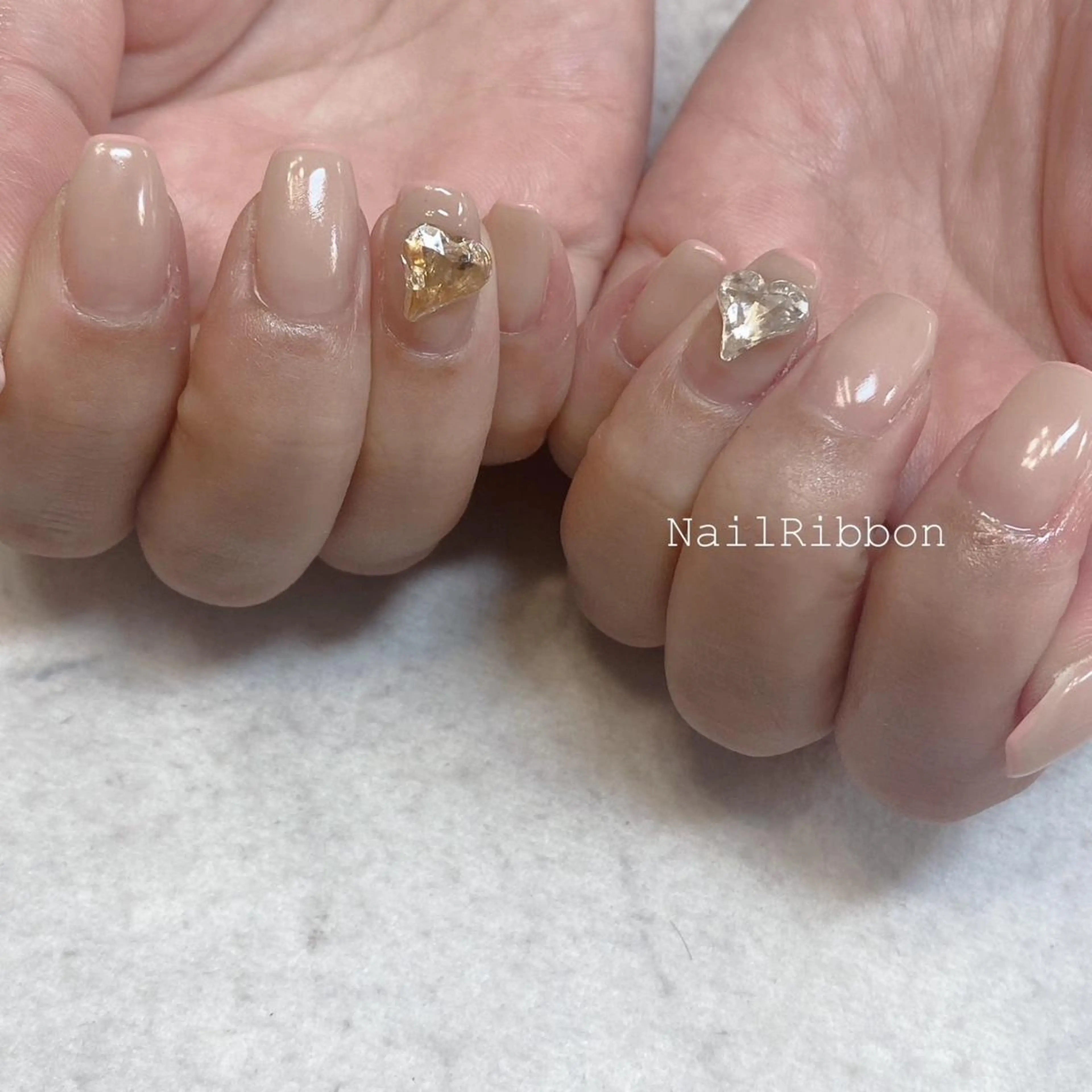 ネイル ネイルリボン 受付スタッフのネイルデザイン