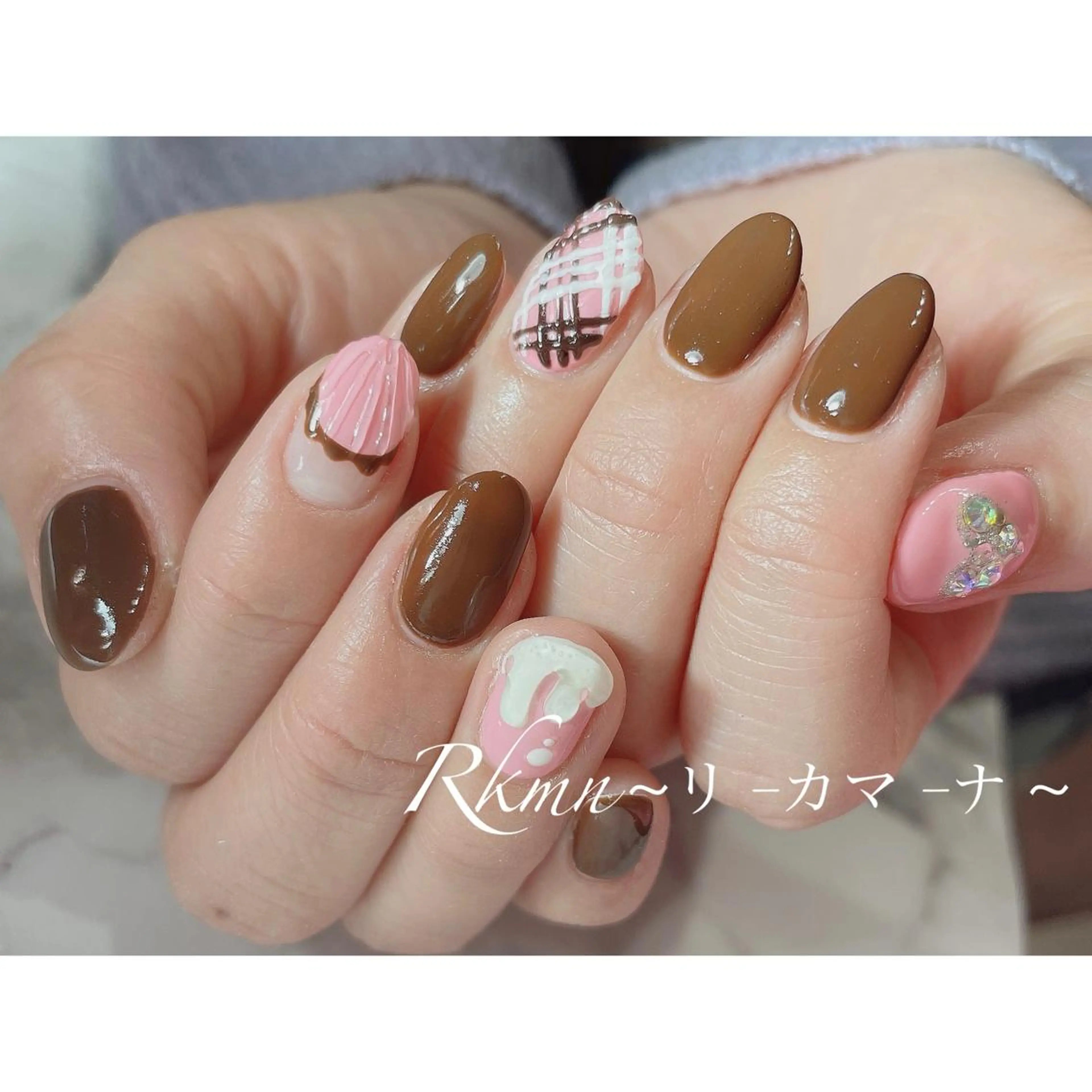 ネイル アートネイル ブラウン ハート ピンク 春ネイル ハンドネイル フットネイル ハンドケア Rkmn ~リ-カマ-ナ~のネイルデザイン