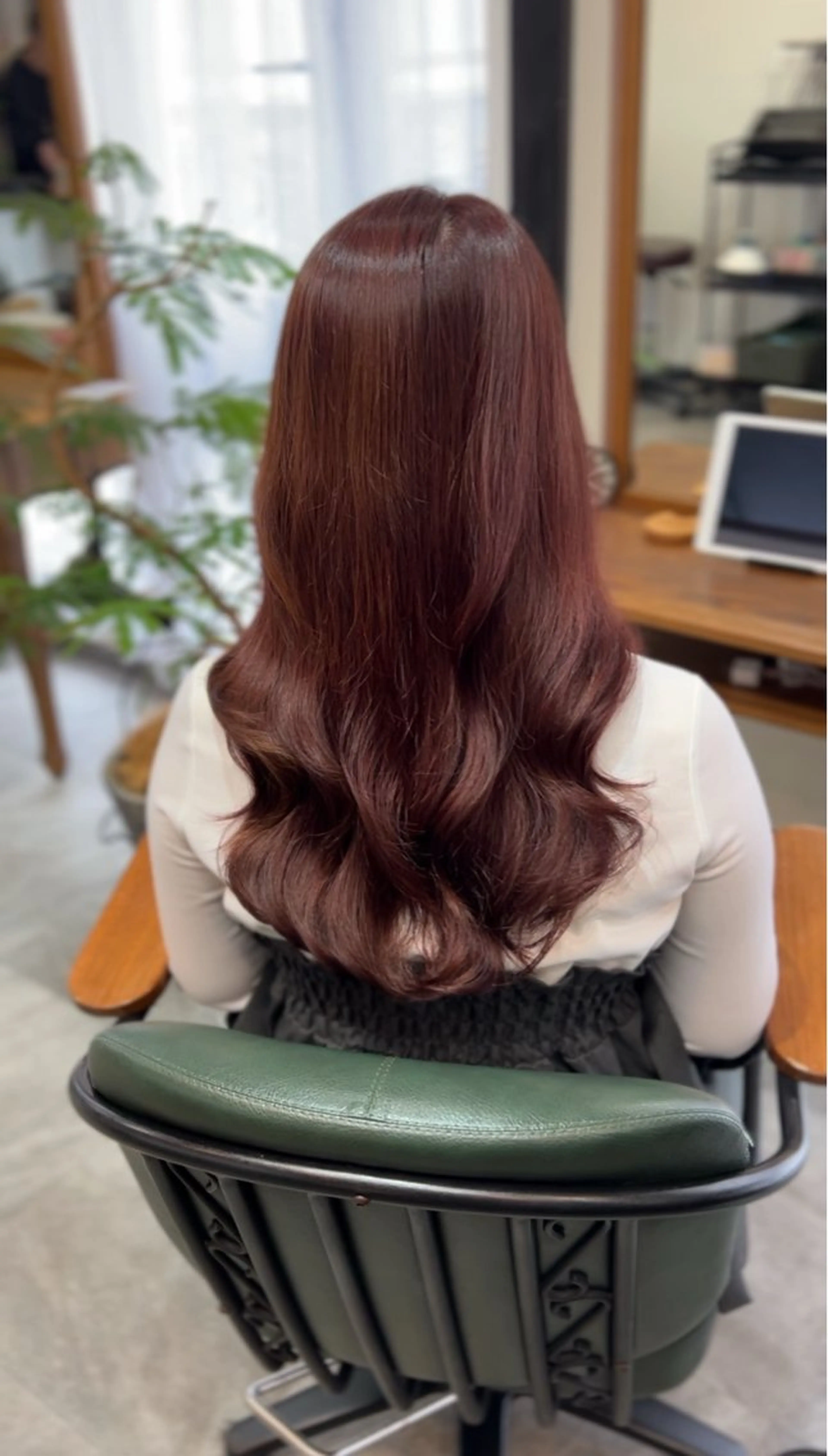 ロング パーマ Arly所属・MARU🎀髪質改善 ×コテ巻き風パーマのヘアスタイル