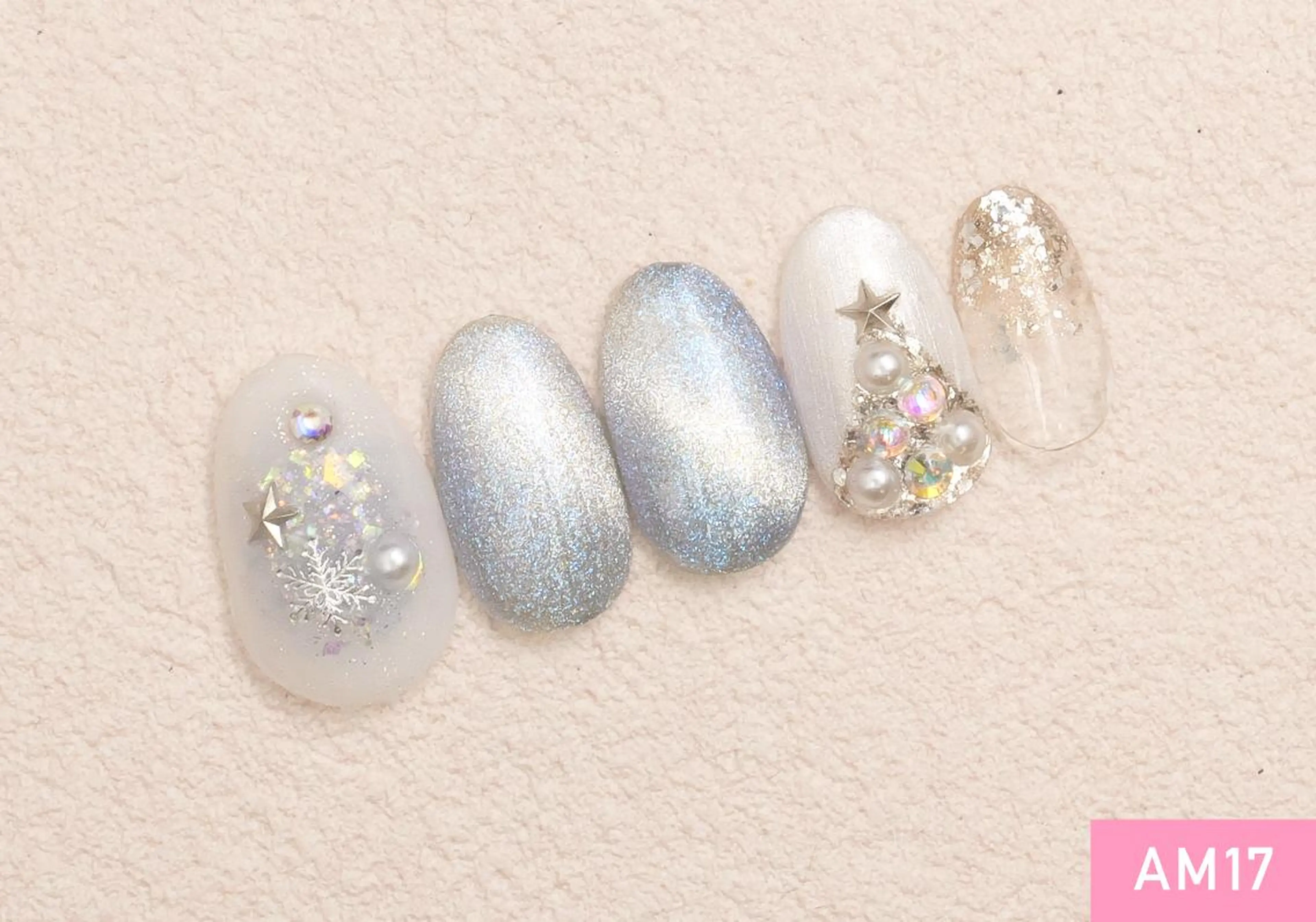 ネイル ゴールド 新橋🫧 Nailのネイルデザイン