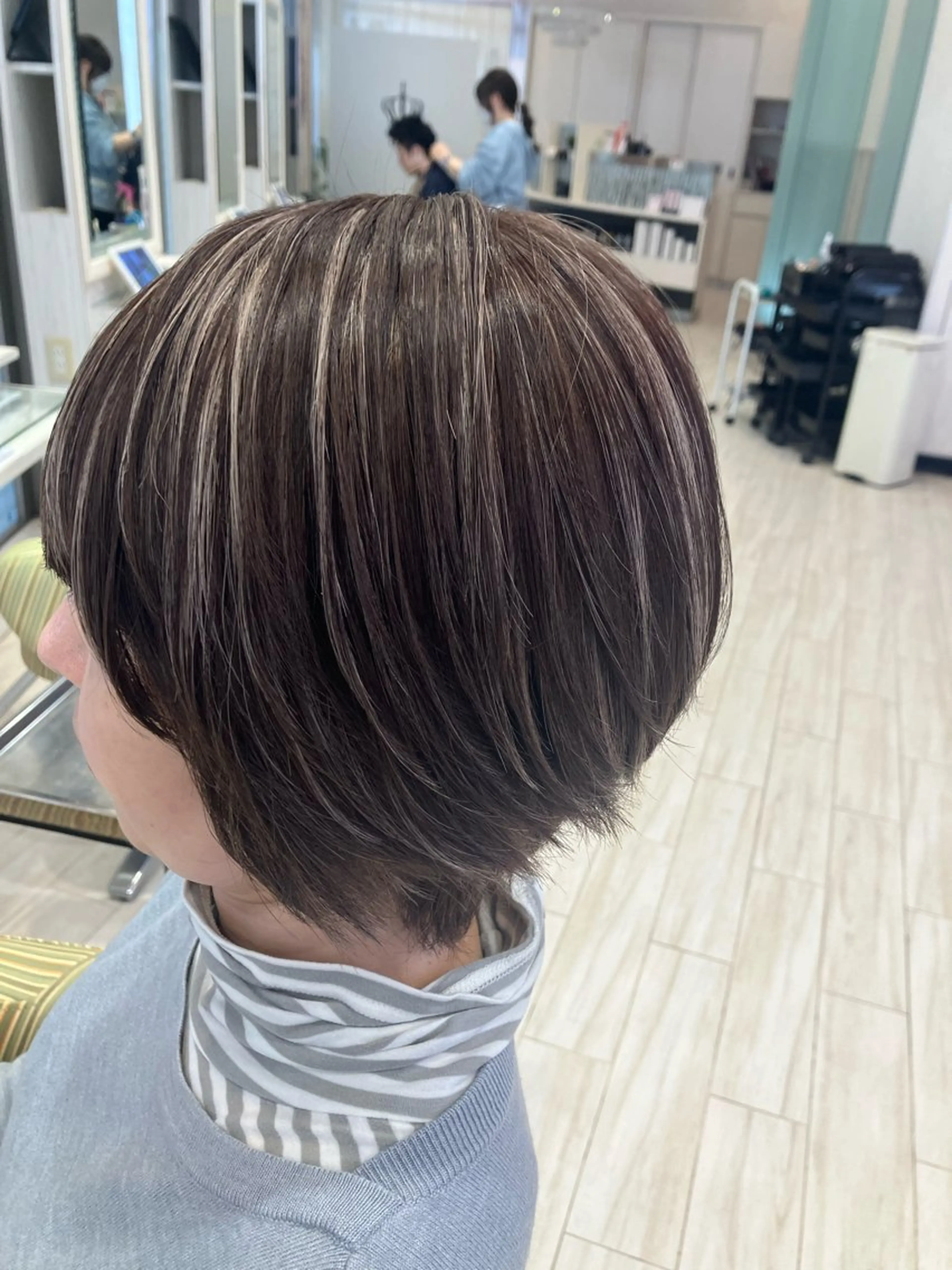 ショート カラー ベージュカラー ハイライトカラー ハイライト ヘアカラー 永倉 はるかのヘアスタイル