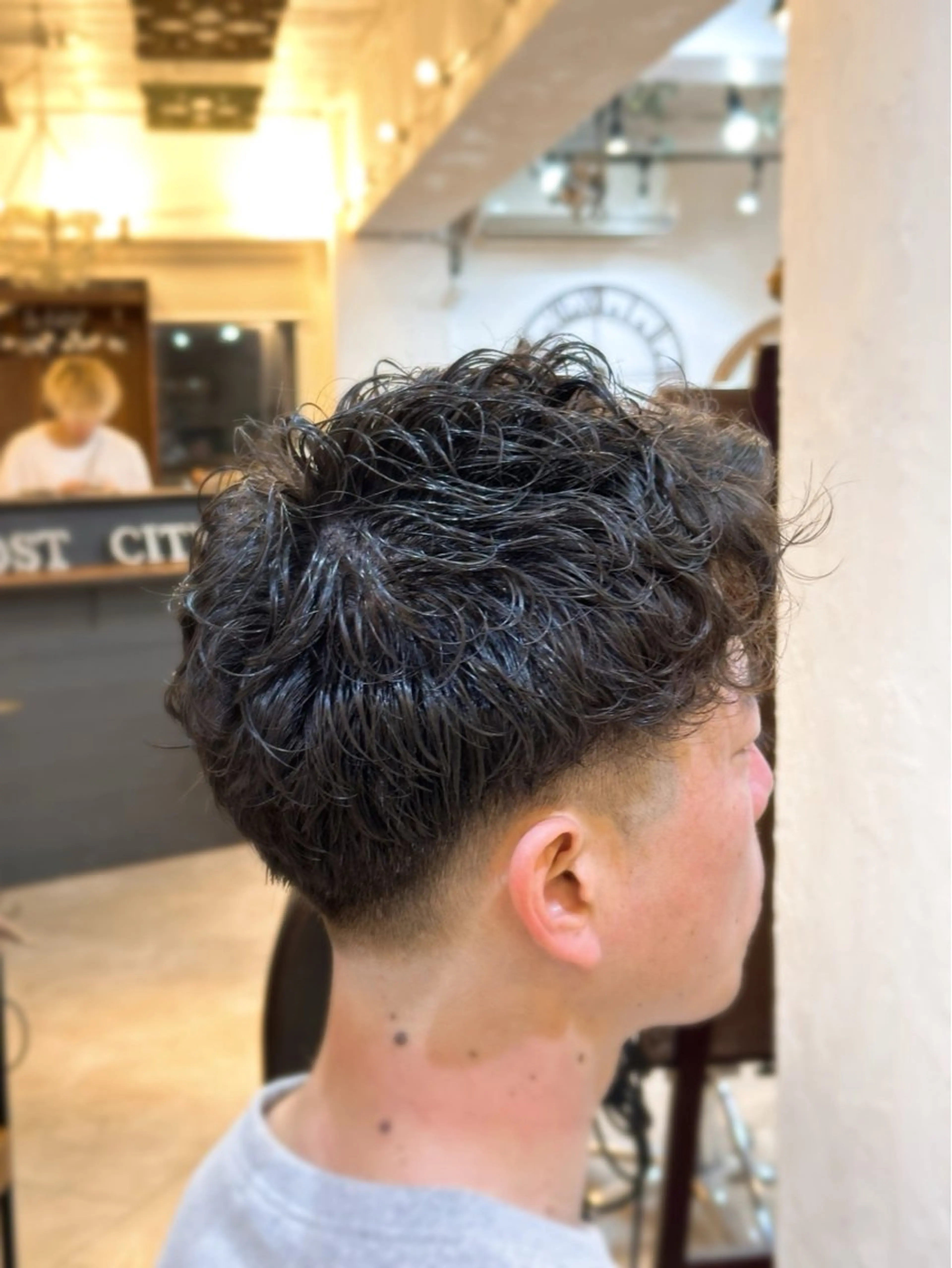 ショート パーマ メンズ フェードカット メンズパーマ ツーブロック スパイキー/ ピンパーマ/緑川雄也のヘアスタイル