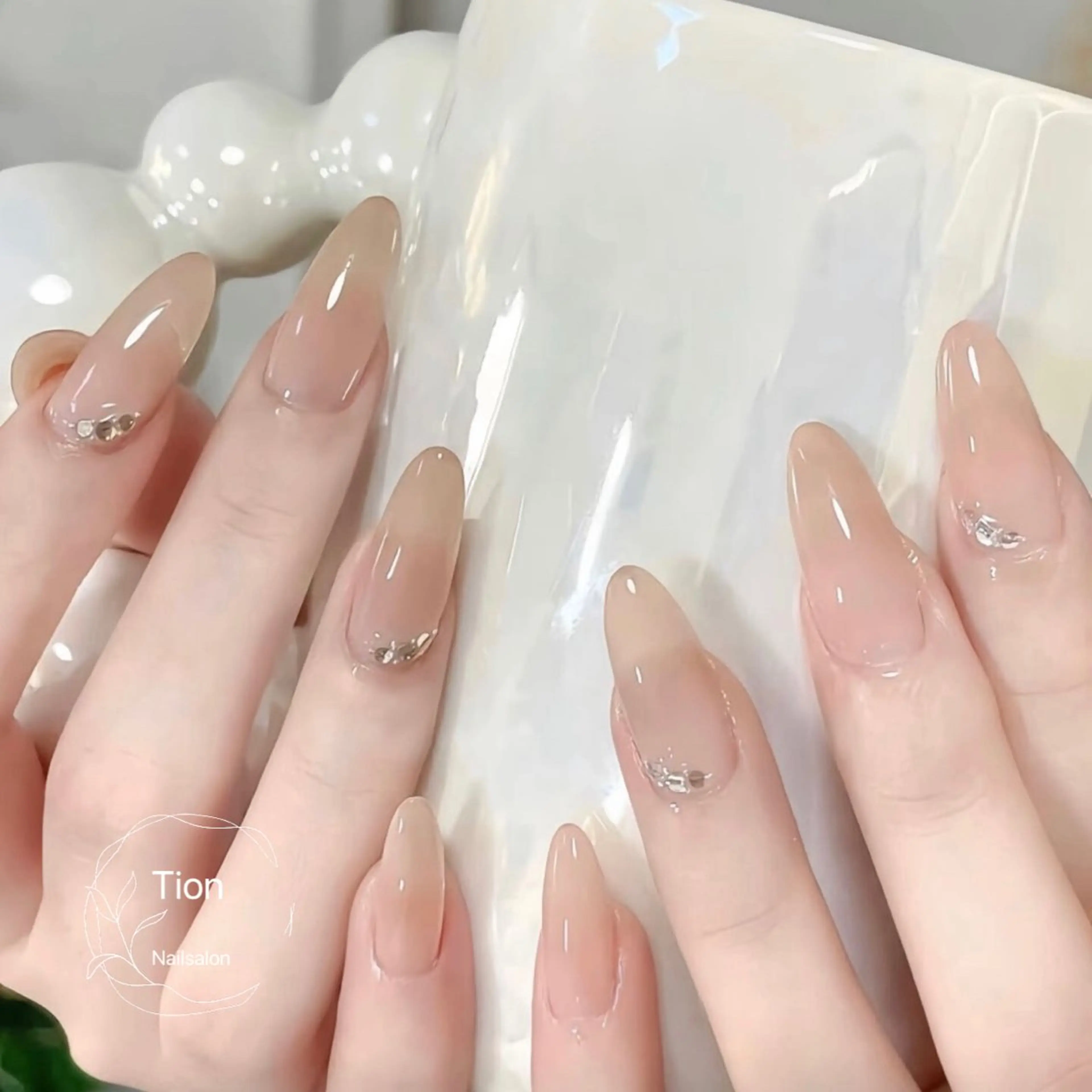 ネイル チークネイル 長さ出し フットネイル フレンチネイル ジェルネイル Nailsalon Tion 横浜西口店のネイルデザイン