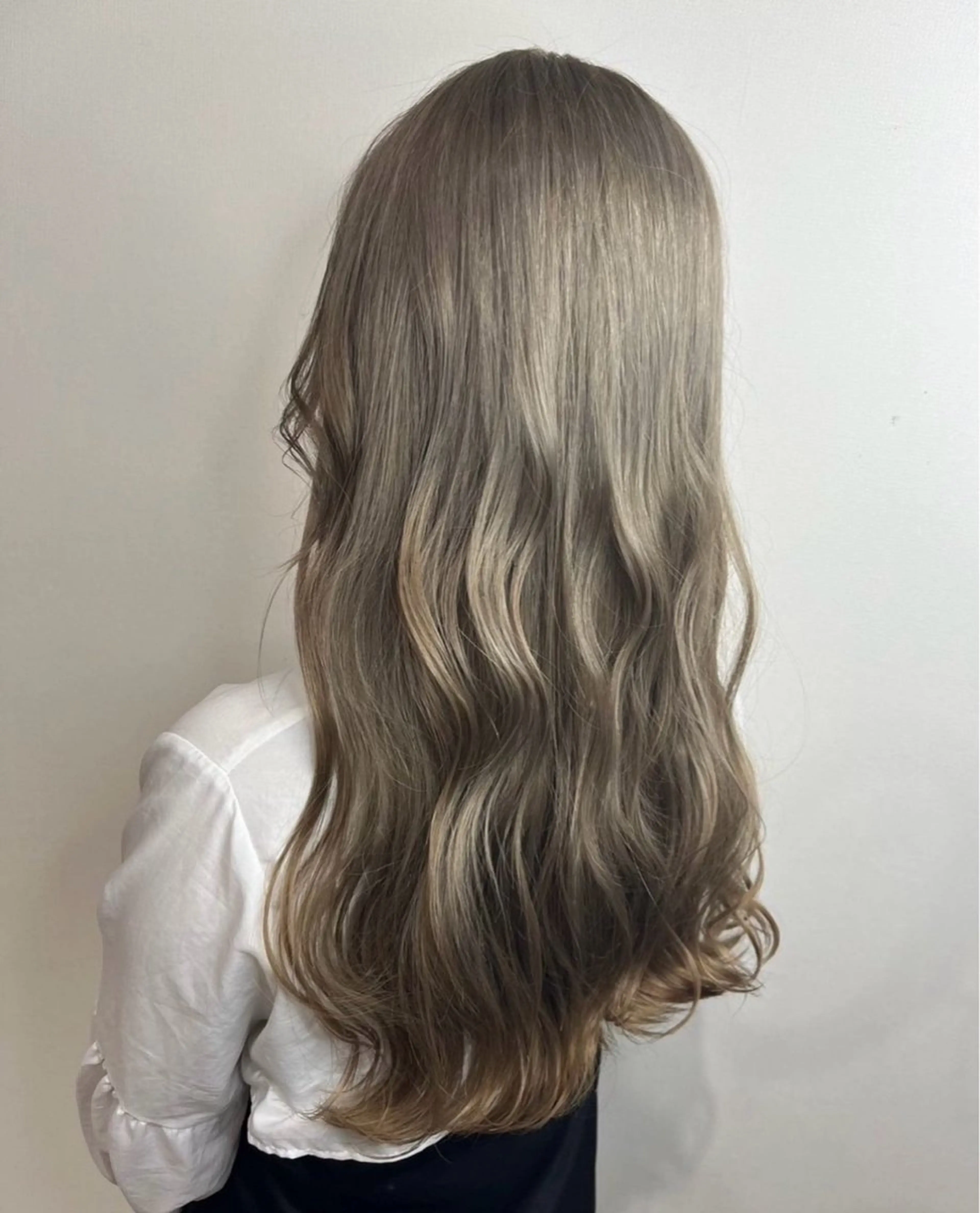 カラー 林 美月のヘアスタイル