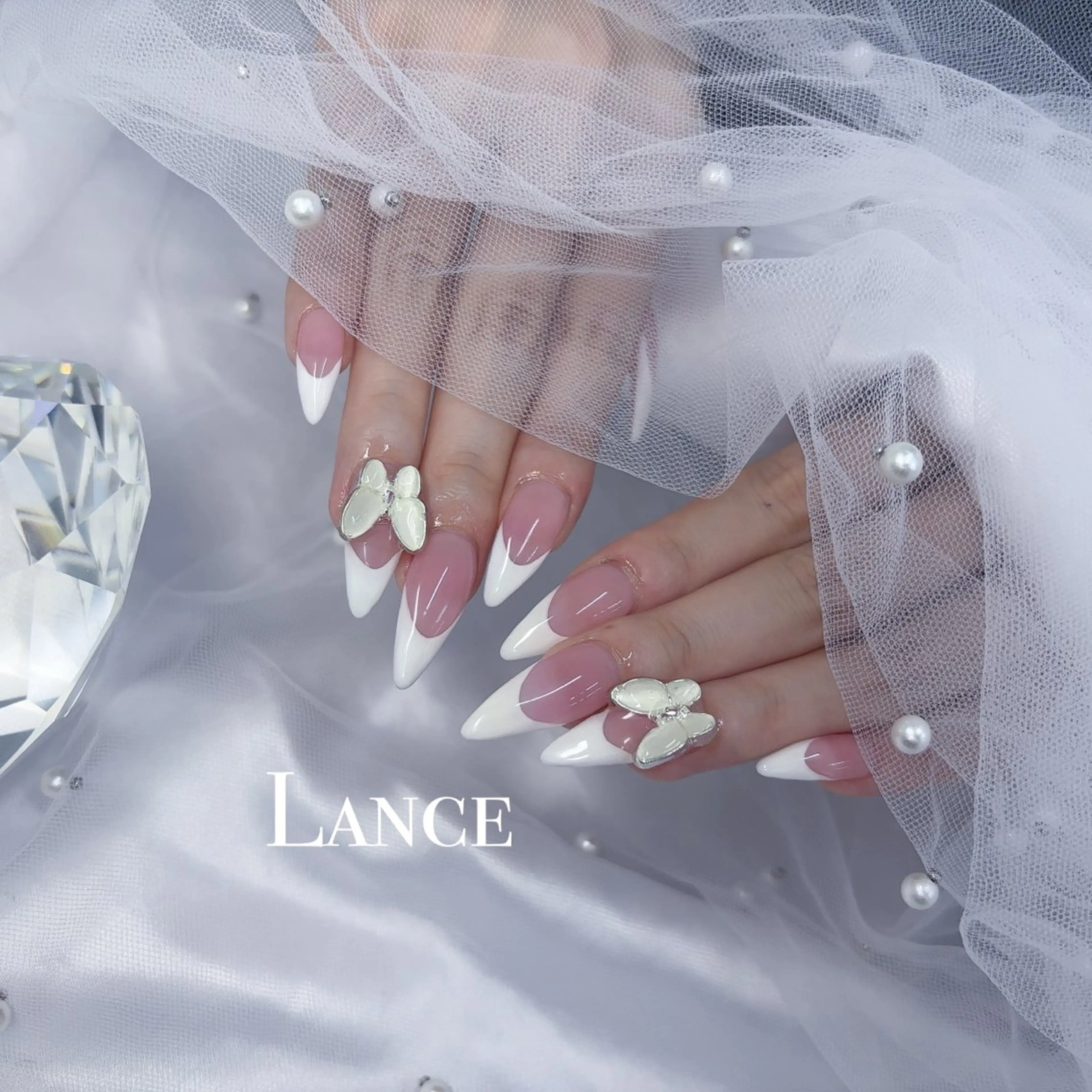 ネイル オーロラネイル ドット フットネイル 氷ネイル・うるうるネイル キラキラネイル ハンドネイル Lance nailのネイルデザイン