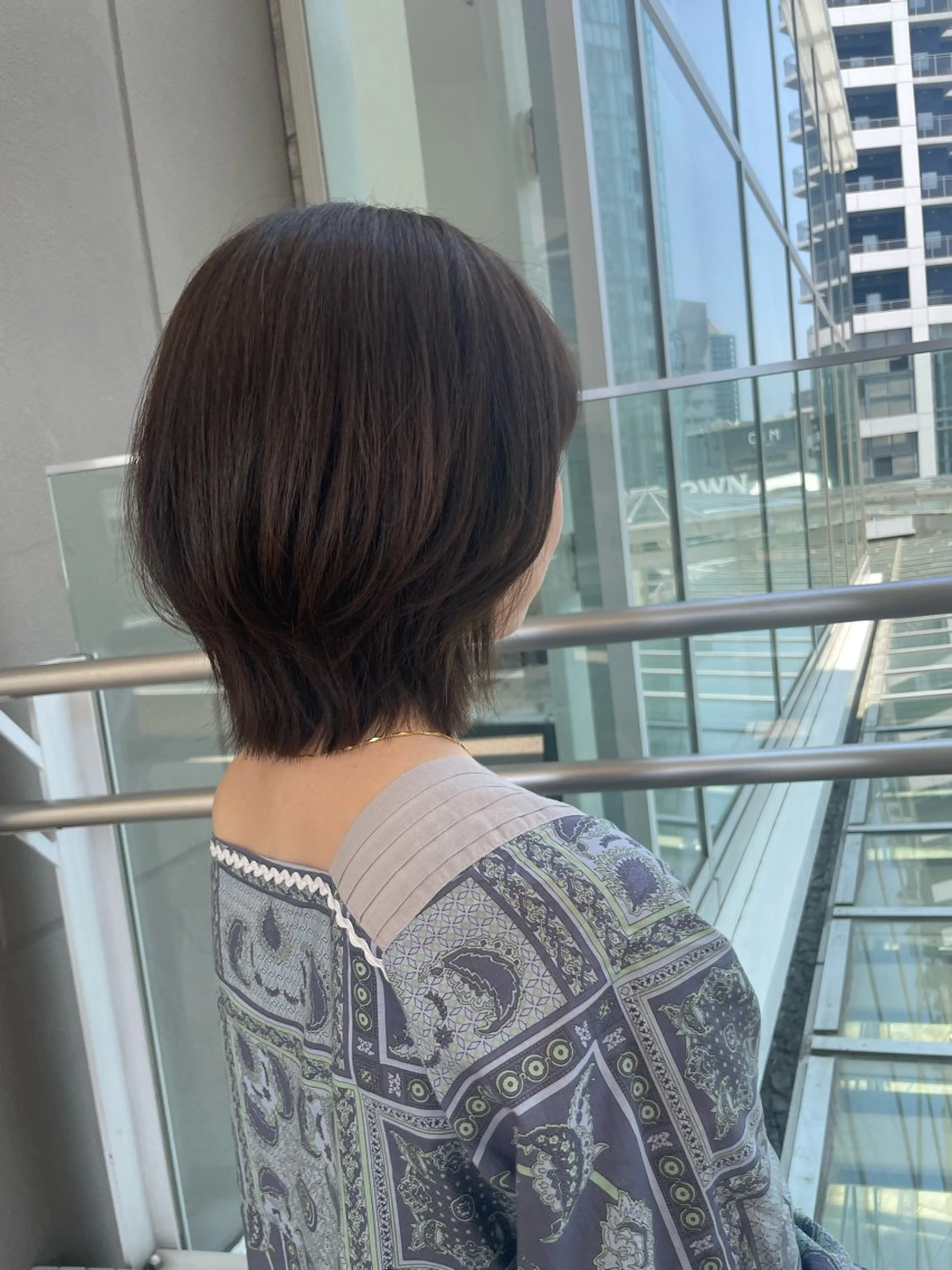ミディアム カラー アッシュ アッシュブラウン ブラウンカラー レイヤーカット カット ヘアカラー トリートメント k-twoたき✨艶感 カラー／美髪矯正のヘアスタイル