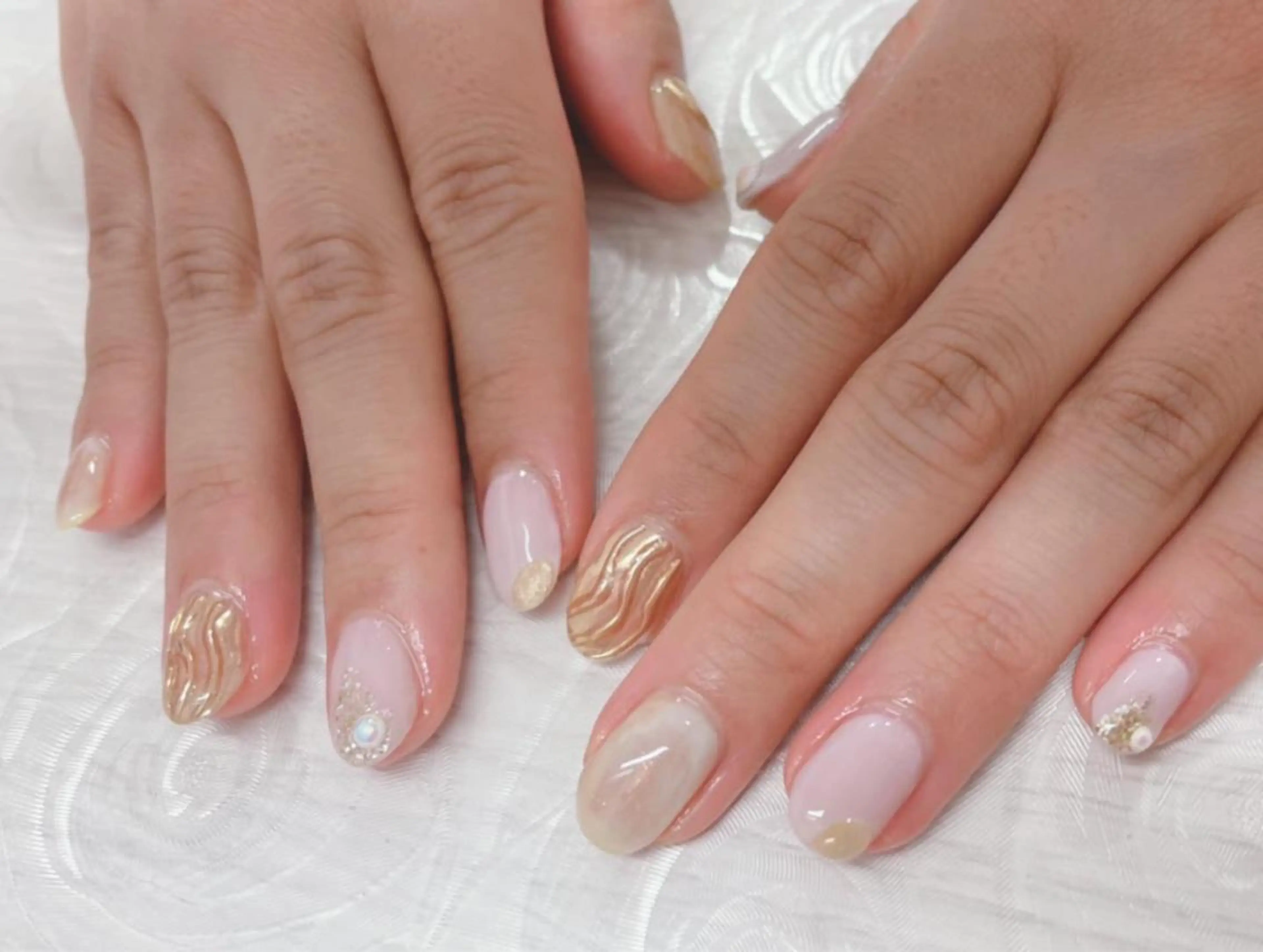 カラー ネイル ニュアンスネイル 芦辺 香奈のネイルデザイン